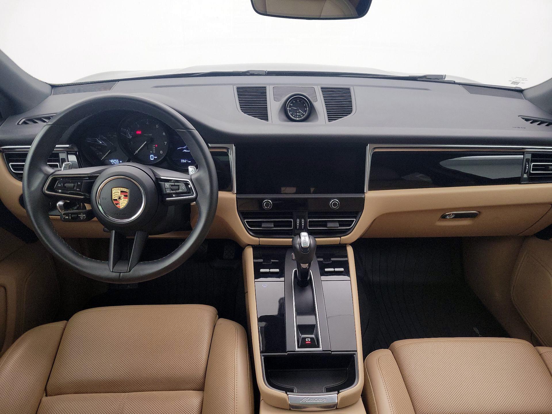 Thumbnail: 2023 Porsche Macan - 9