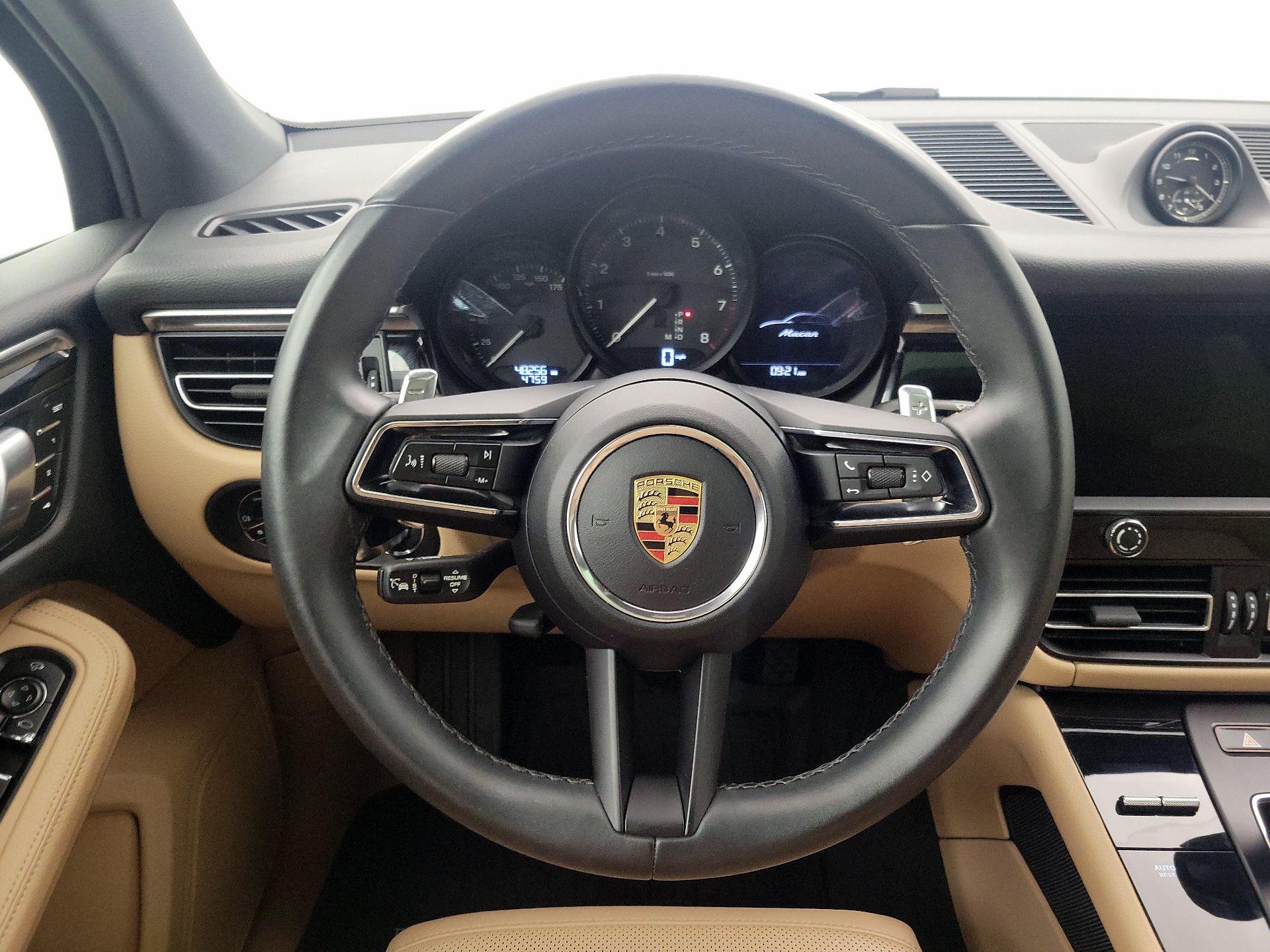 Thumbnail: 2023 Porsche Macan - 10
