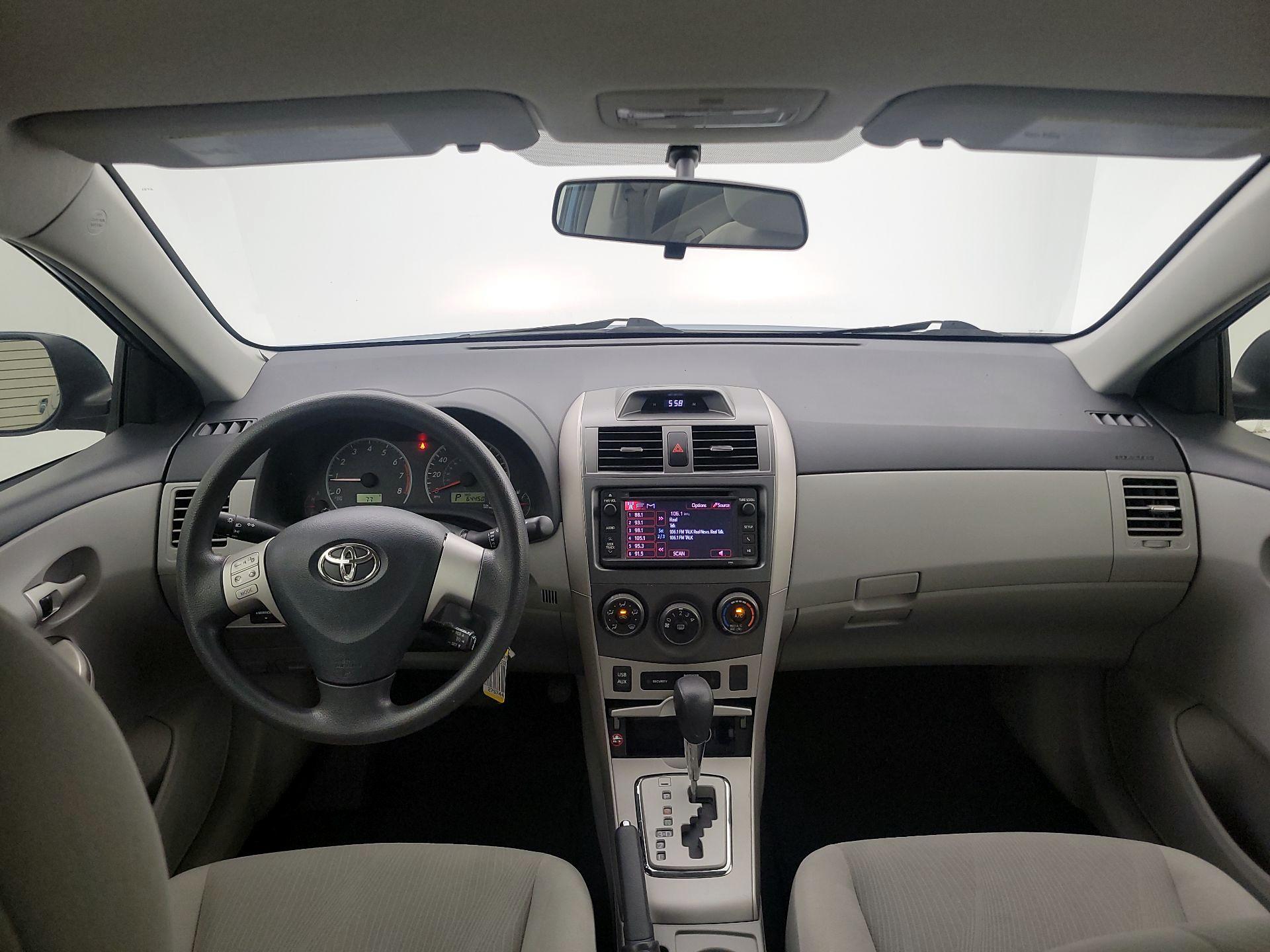 Thumbnail: 2013 Toyota Corolla - 9