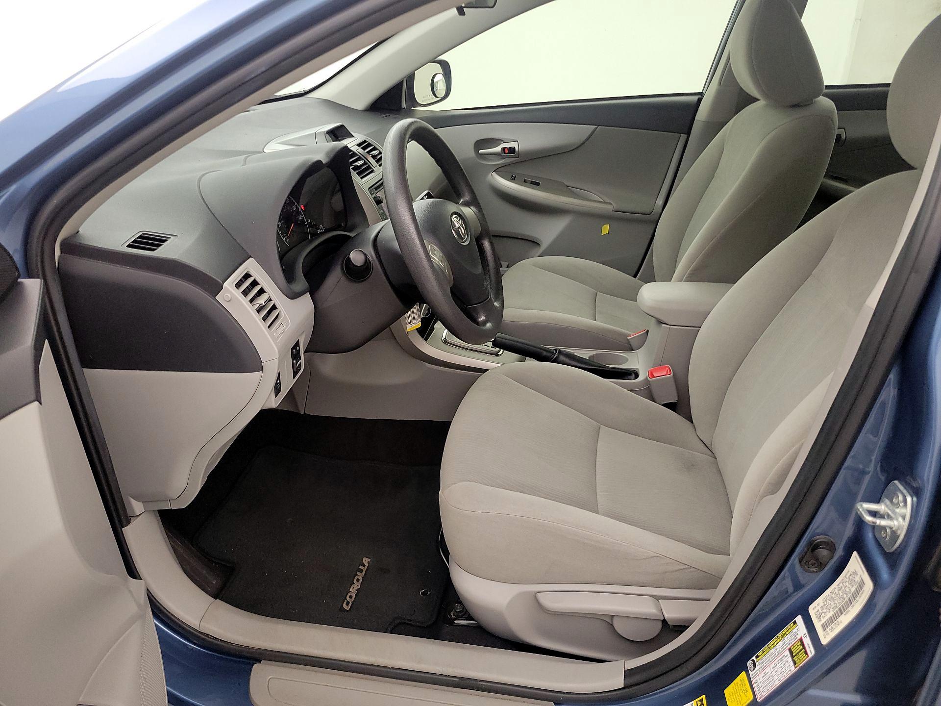 Thumbnail: 2013 Toyota Corolla - 11