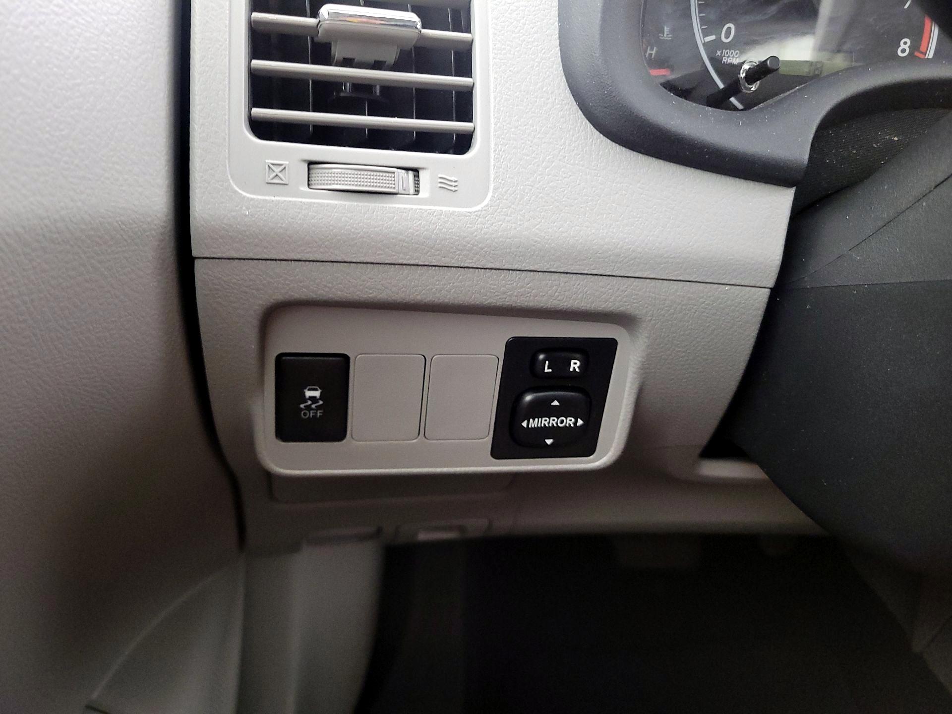 Thumbnail: 2013 Toyota Corolla - 13