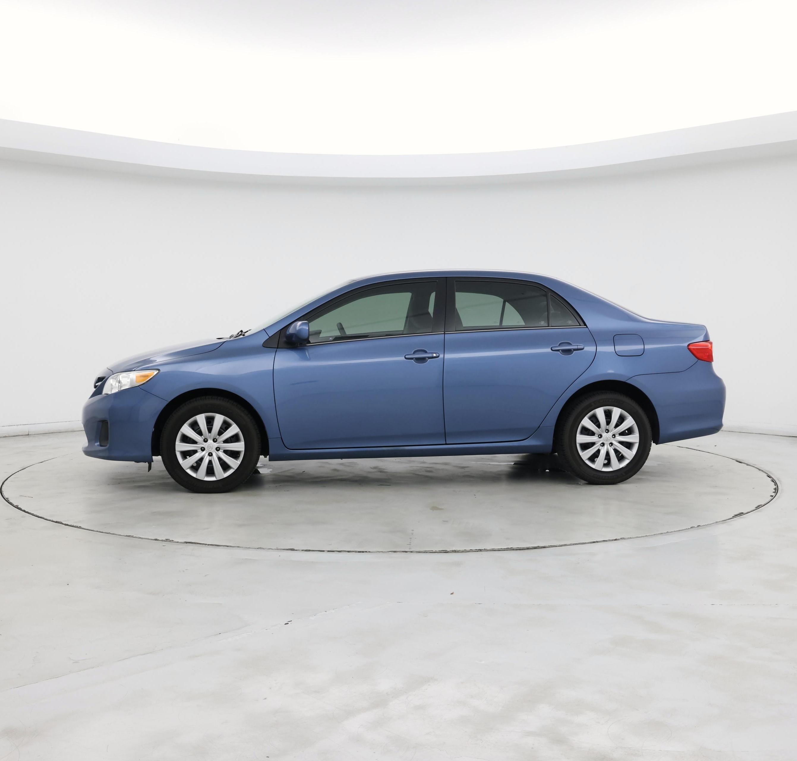 Thumbnail: 2013 Toyota Corolla - 3