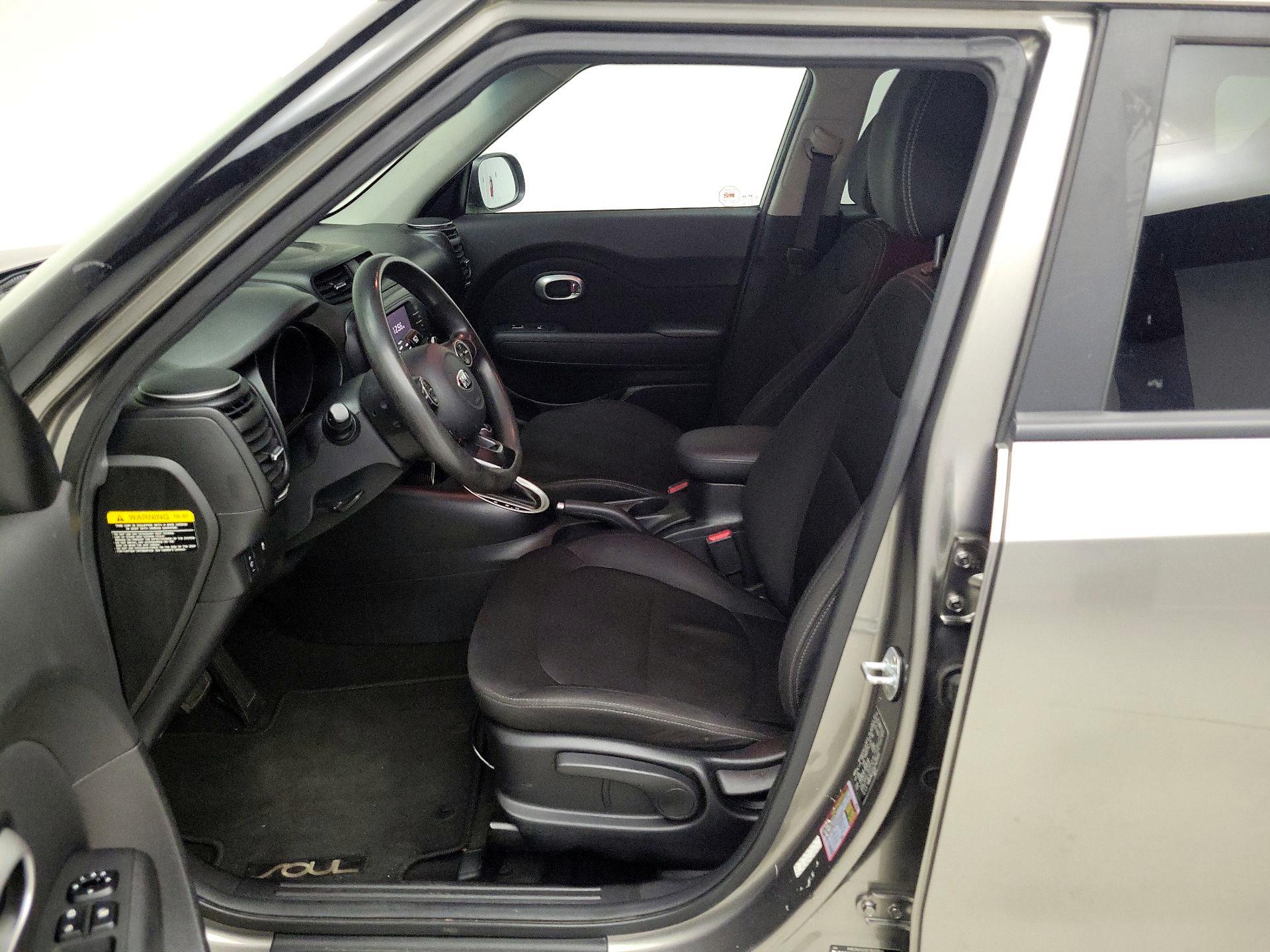 Thumbnail: 2018 Kia Soul - 11