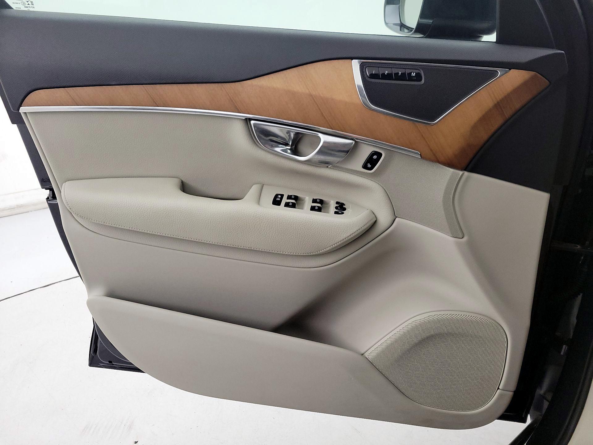 Thumbnail: 2022 Volvo XC90 - 12