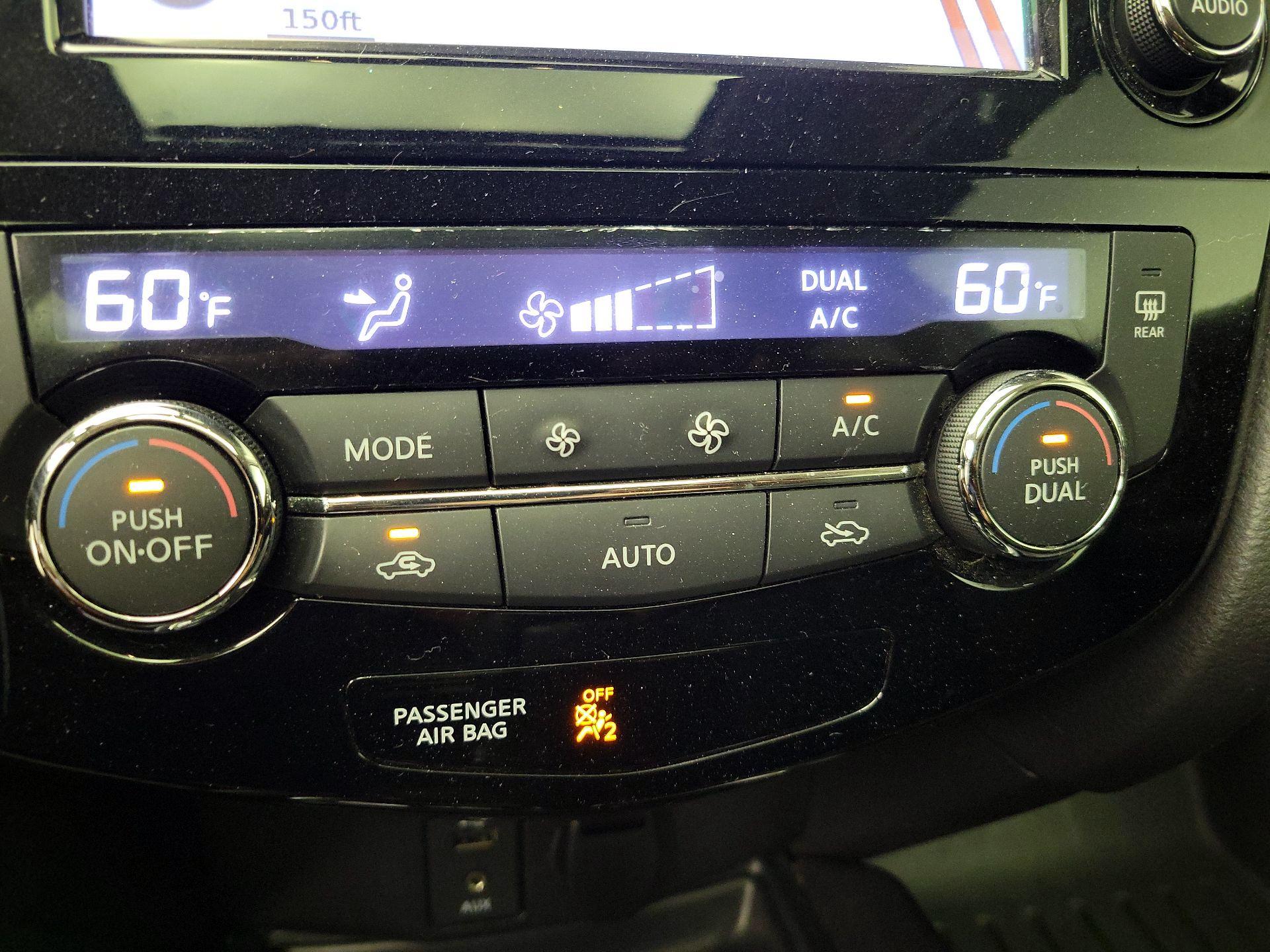 Thumbnail: 2015 Nissan Rogue - 17
