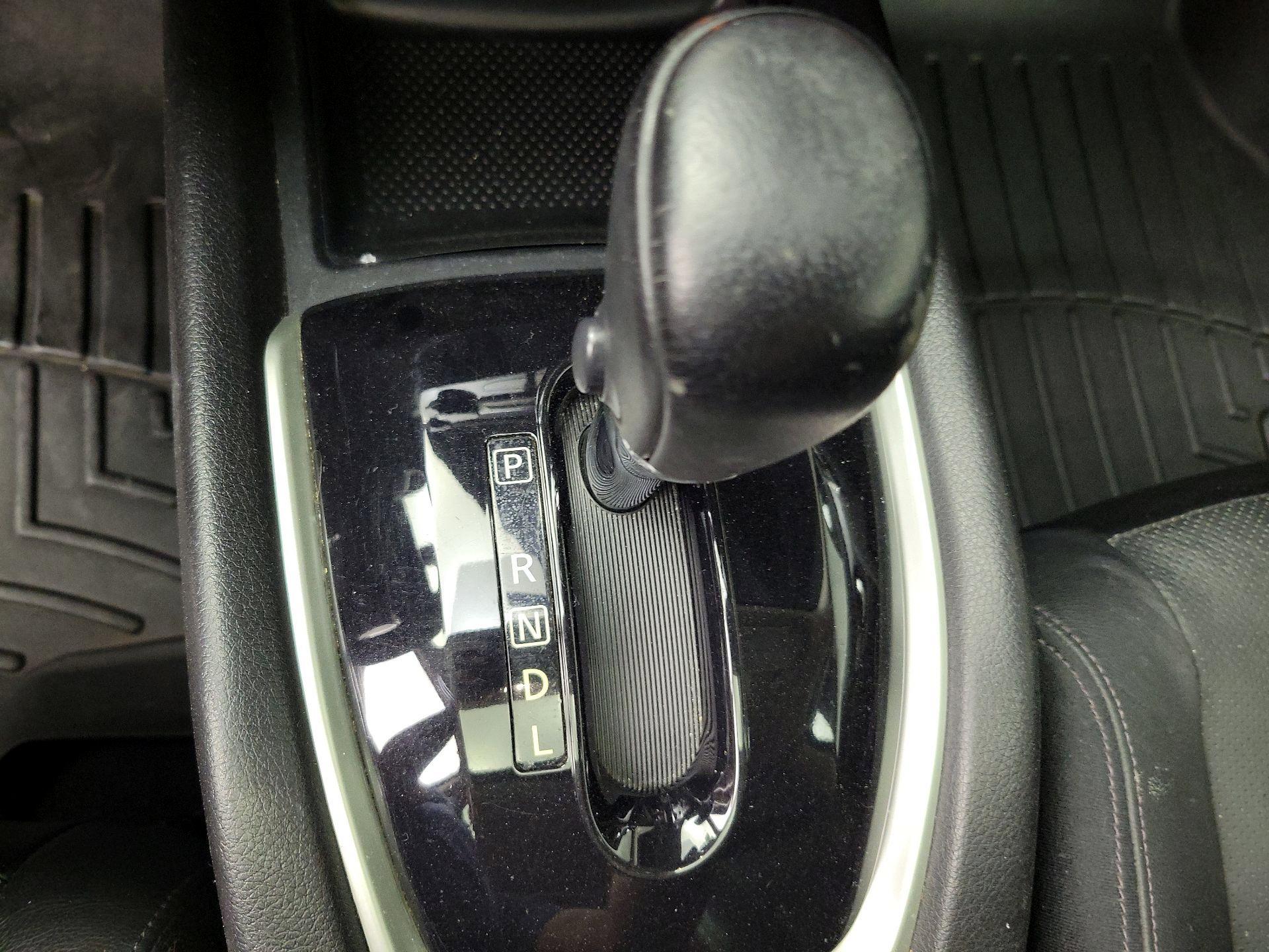 Thumbnail: 2015 Nissan Rogue - 18