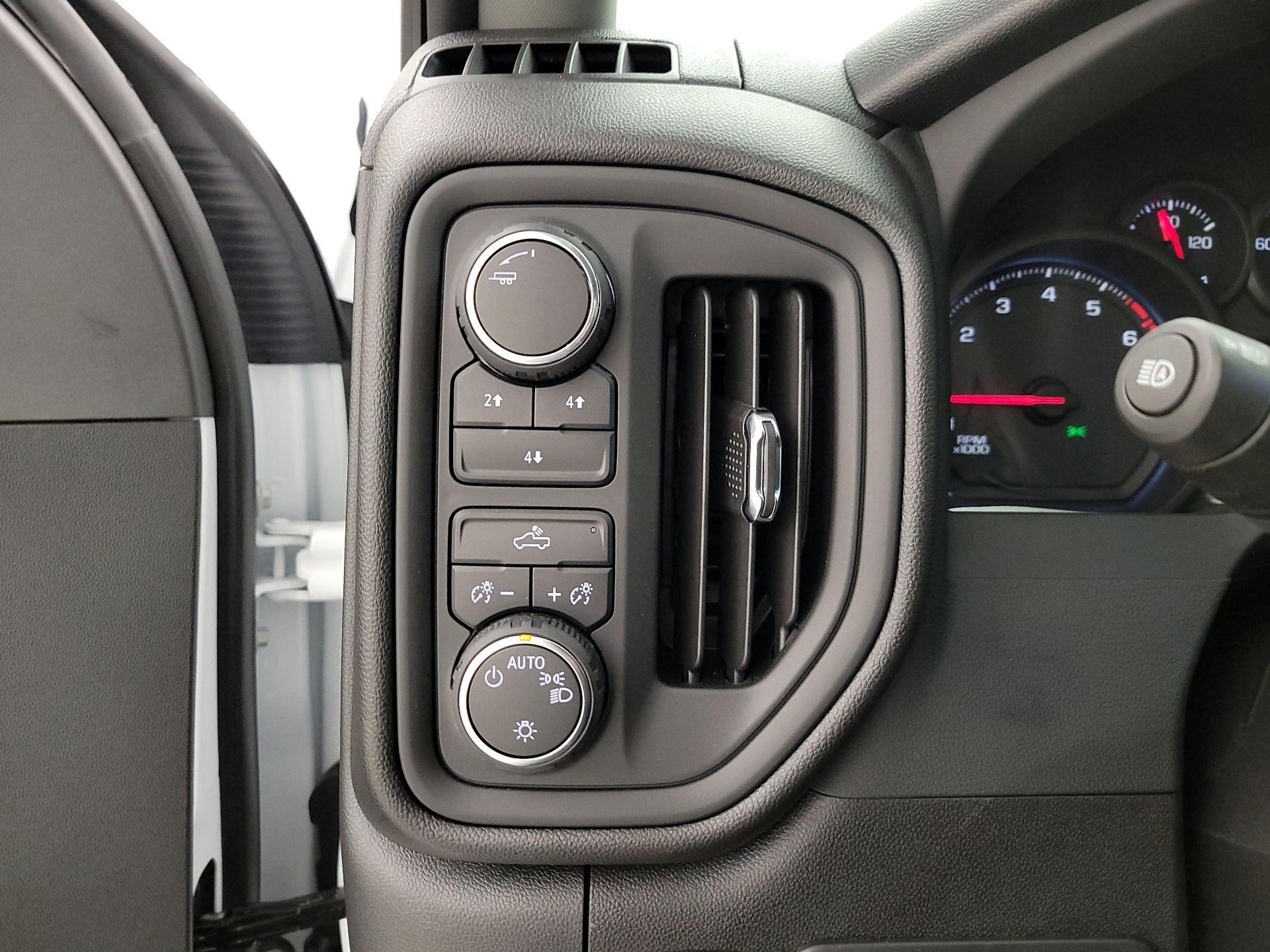 Thumbnail: 2025 Chevrolet Silverado 3500 - 13