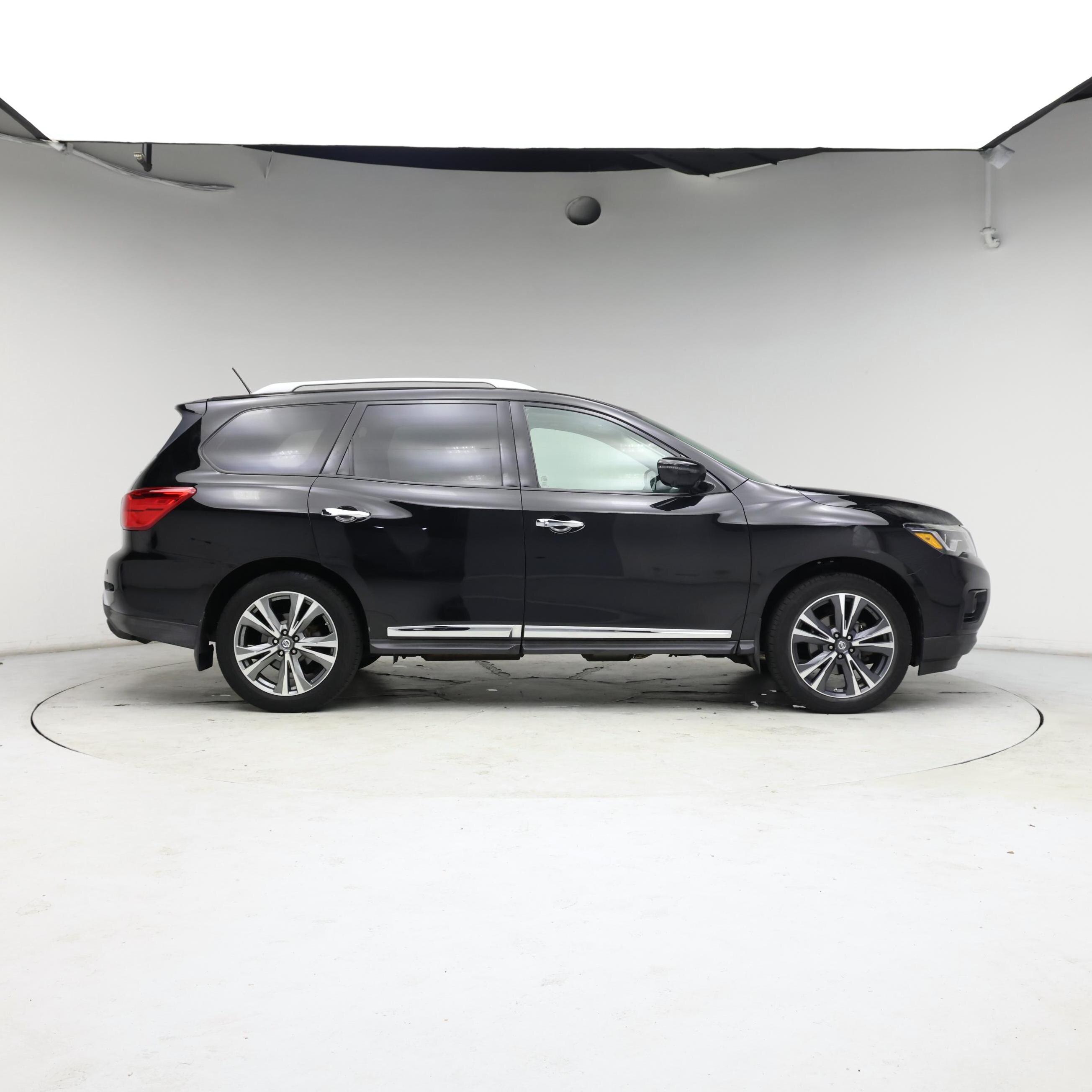 Thumbnail: 2017 Nissan Pathfinder - 7