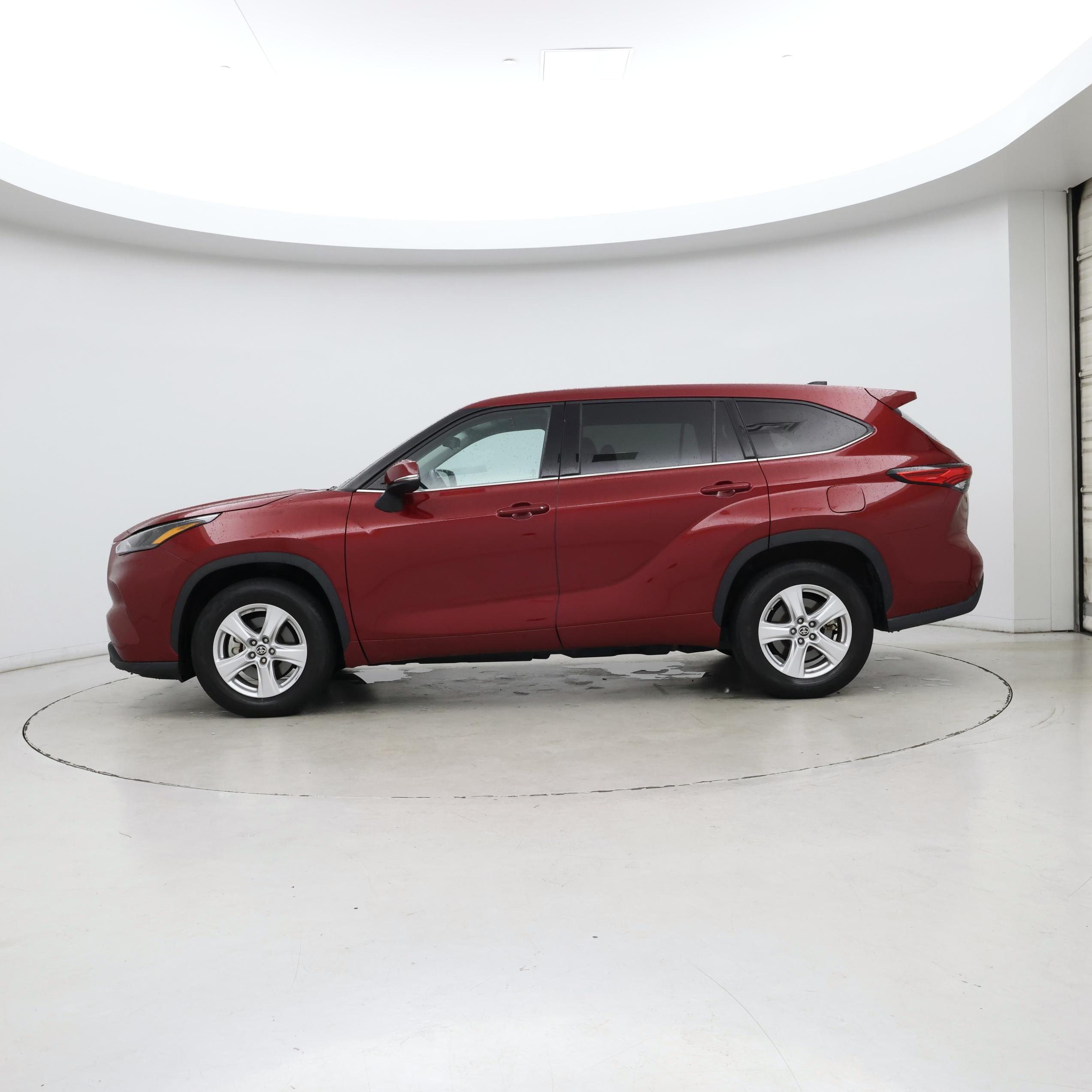 Thumbnail: 2022 Toyota Highlander - 3