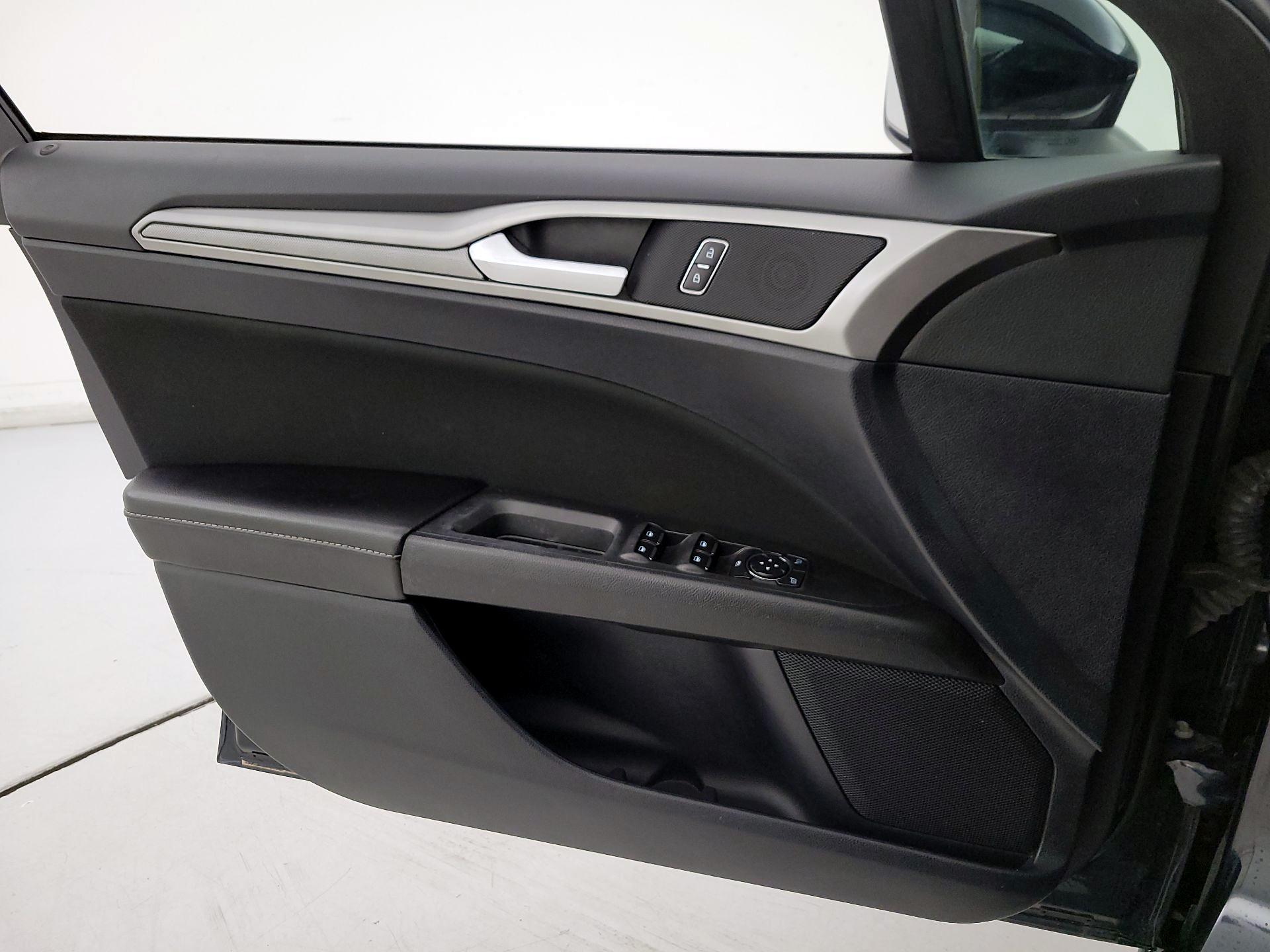 Thumbnail: 2020 Ford Fusion - 12