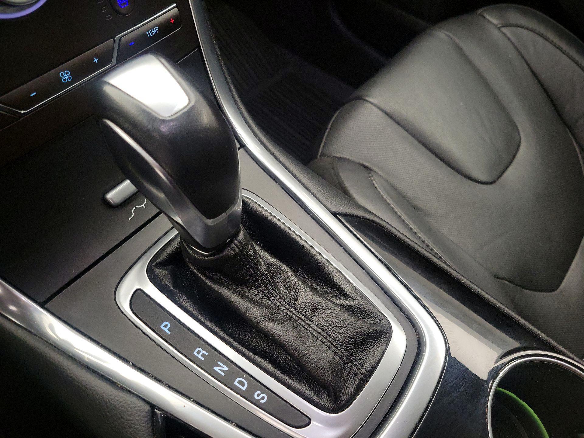 Thumbnail: 2017 Ford Edge - 17