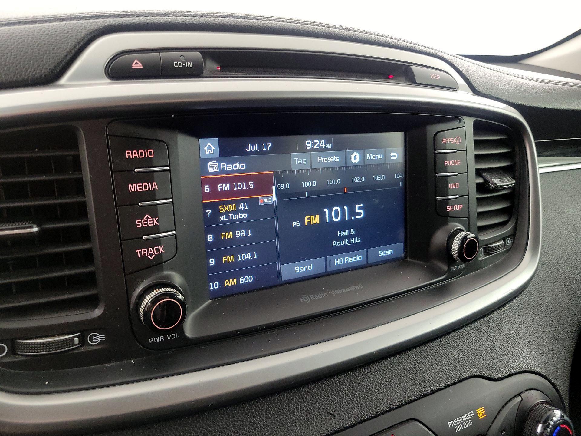 Thumbnail: 2017 Kia Sorento - 15