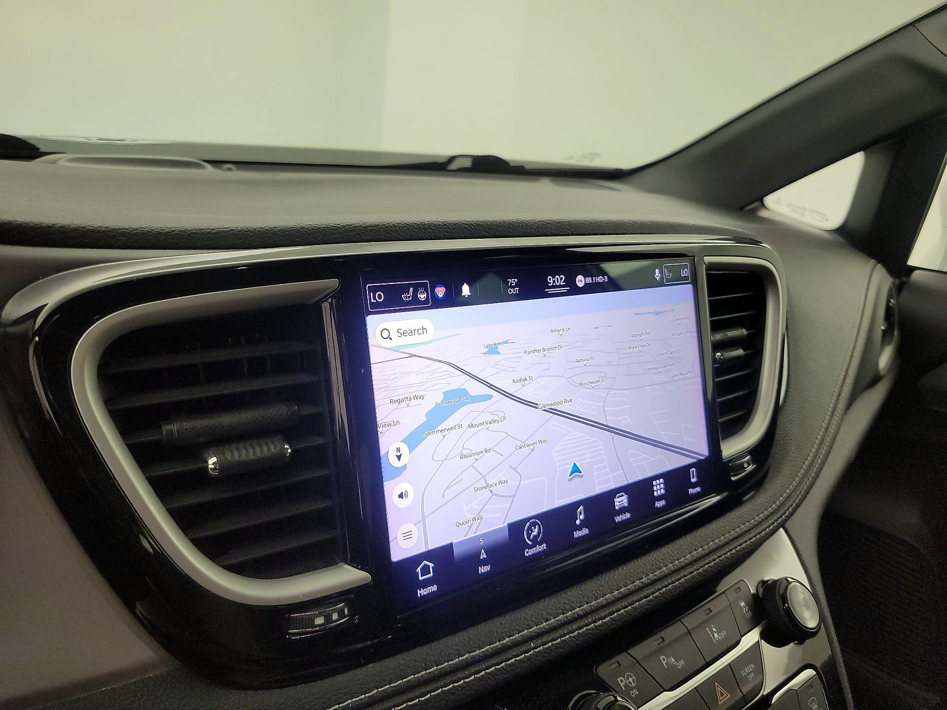 Thumbnail: 2021 Chrysler Pacifica - 14