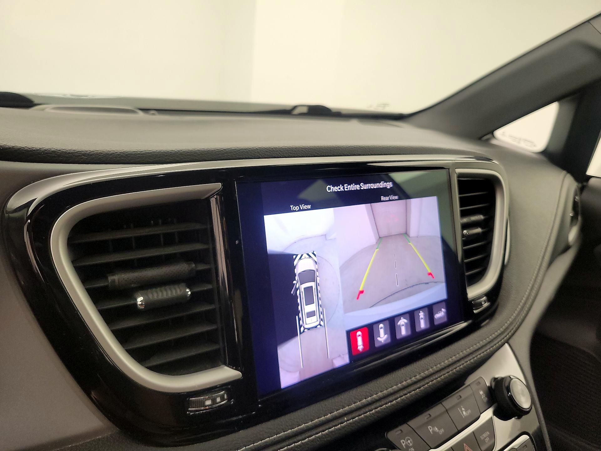 Thumbnail: 2021 Chrysler Pacifica - 15