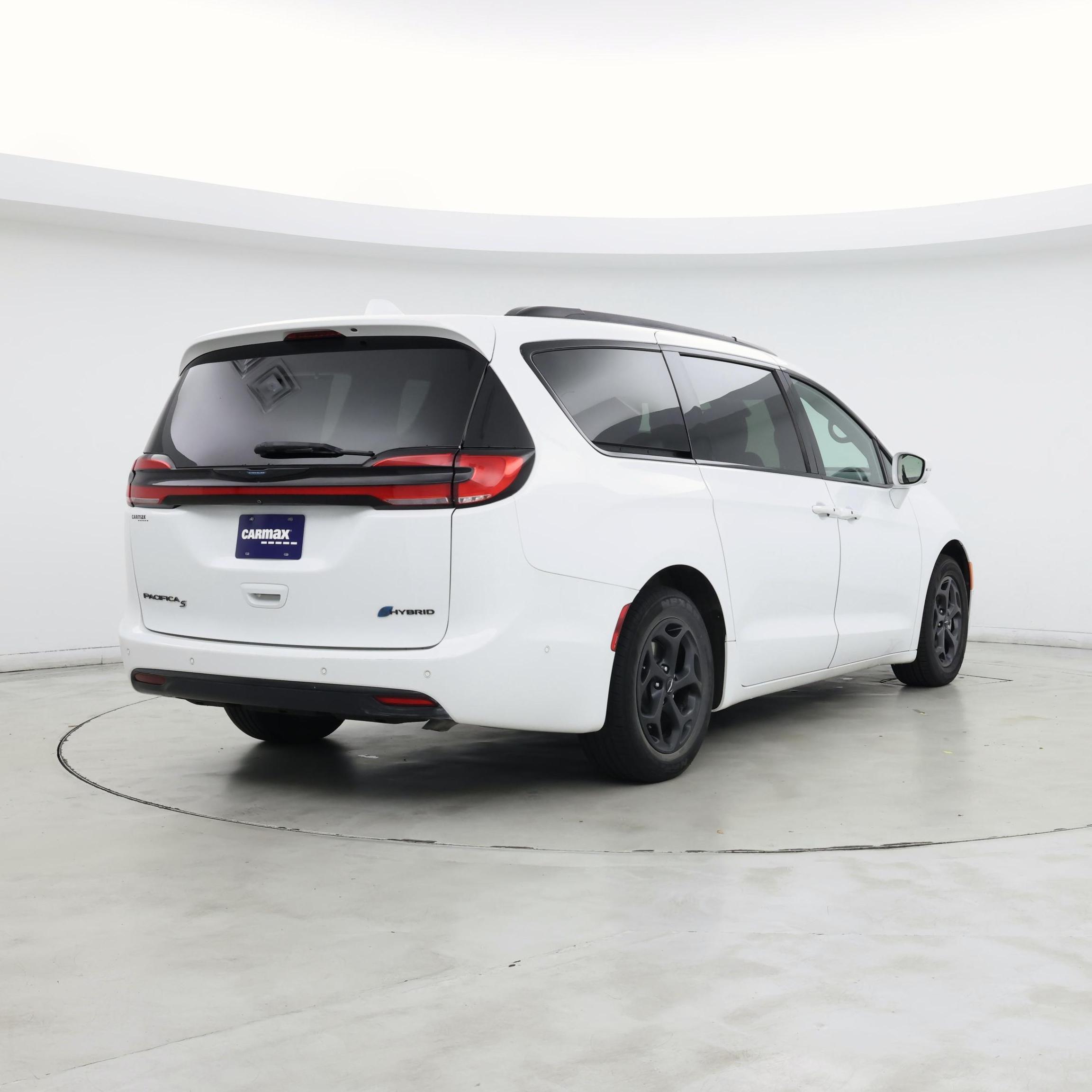 Thumbnail: 2021 Chrysler Pacifica - 8
