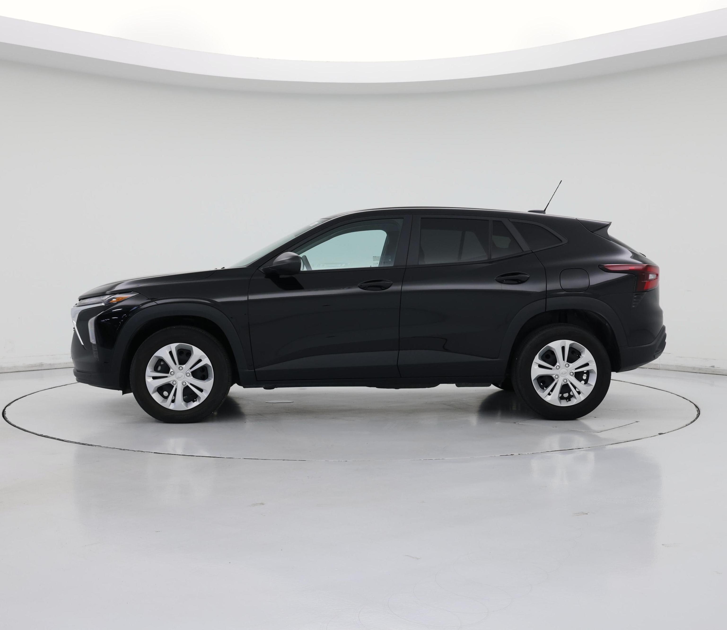 Thumbnail: 2024 Chevrolet Trax - 3