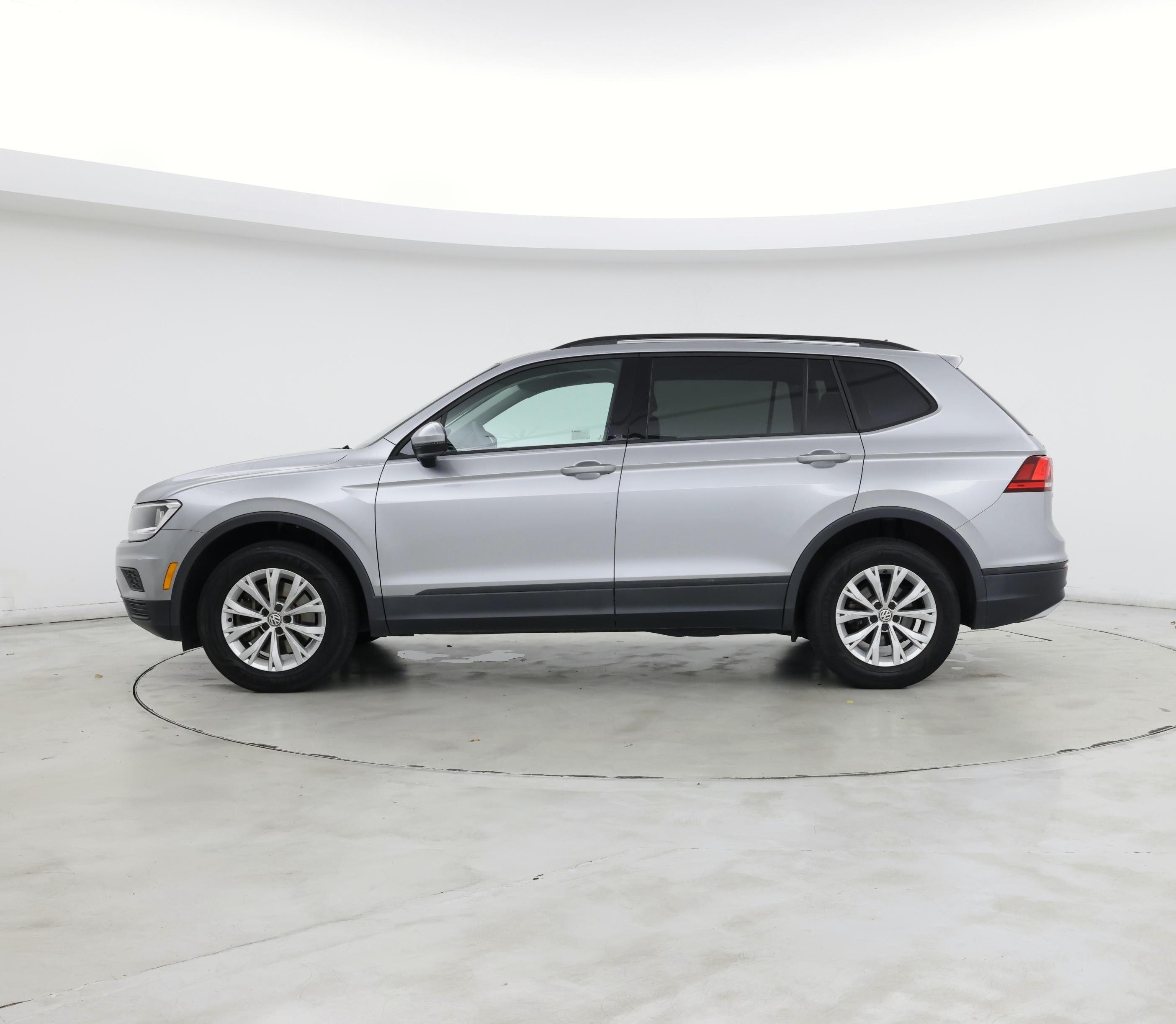 Thumbnail: 2020 Volkswagen Tiguan - 3