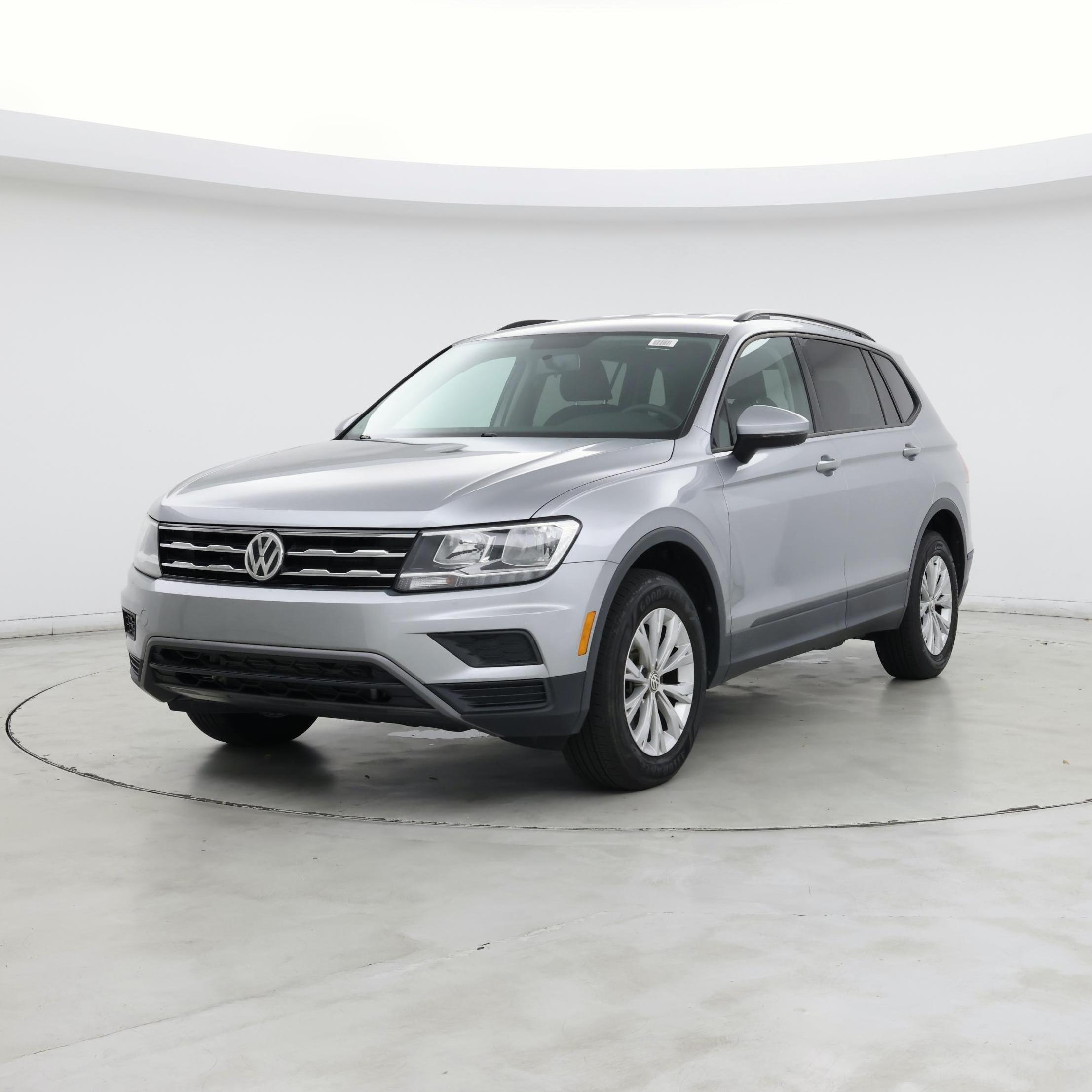 Thumbnail: 2020 Volkswagen Tiguan - 4