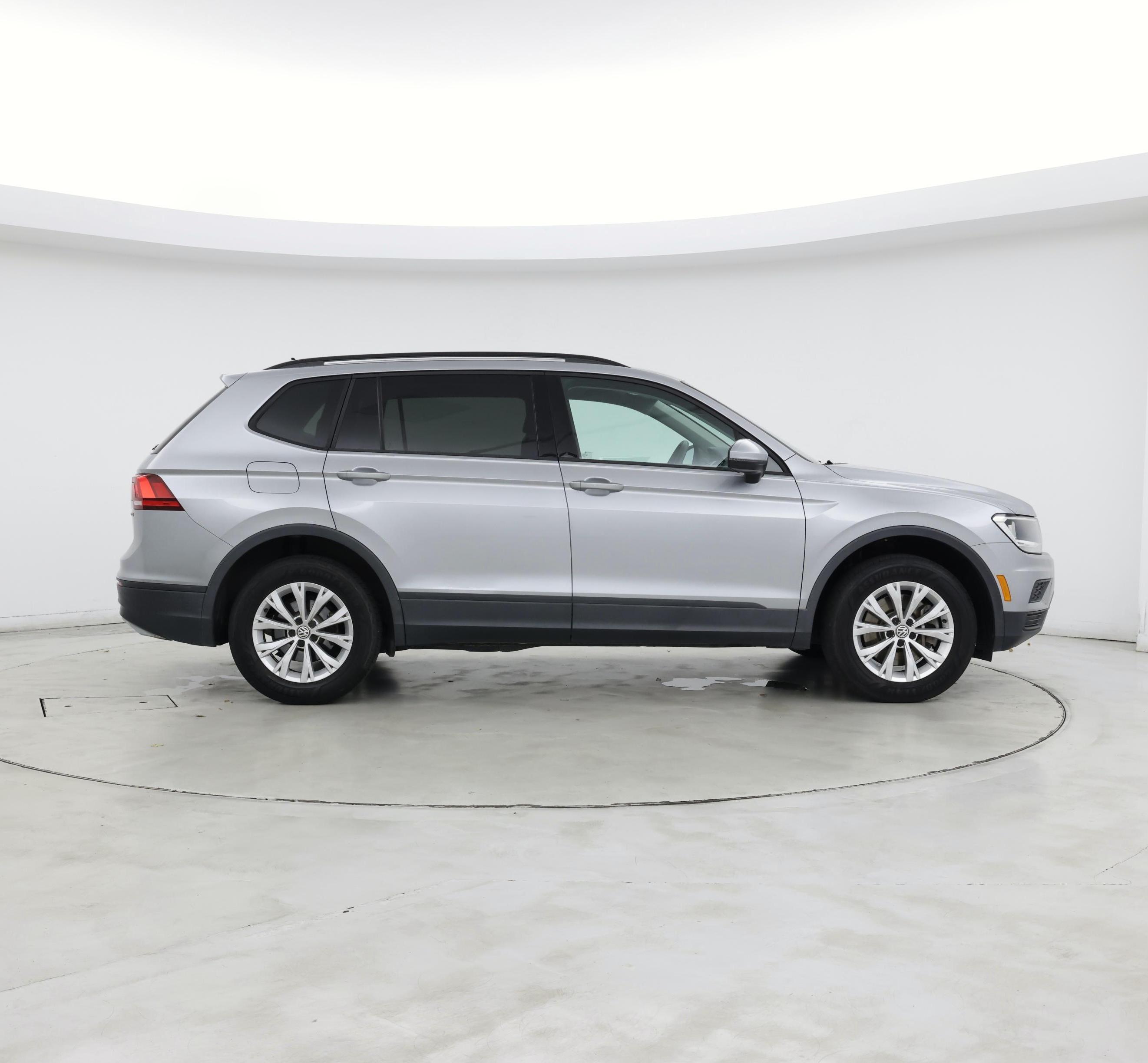 Thumbnail: 2020 Volkswagen Tiguan - 7