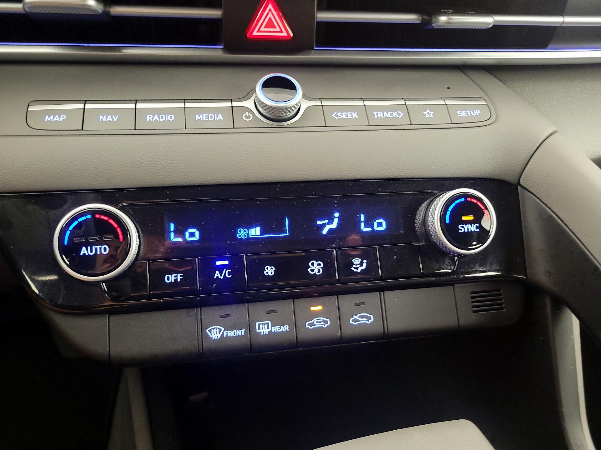 Thumbnail: 2024 Hyundai Elantra - 17