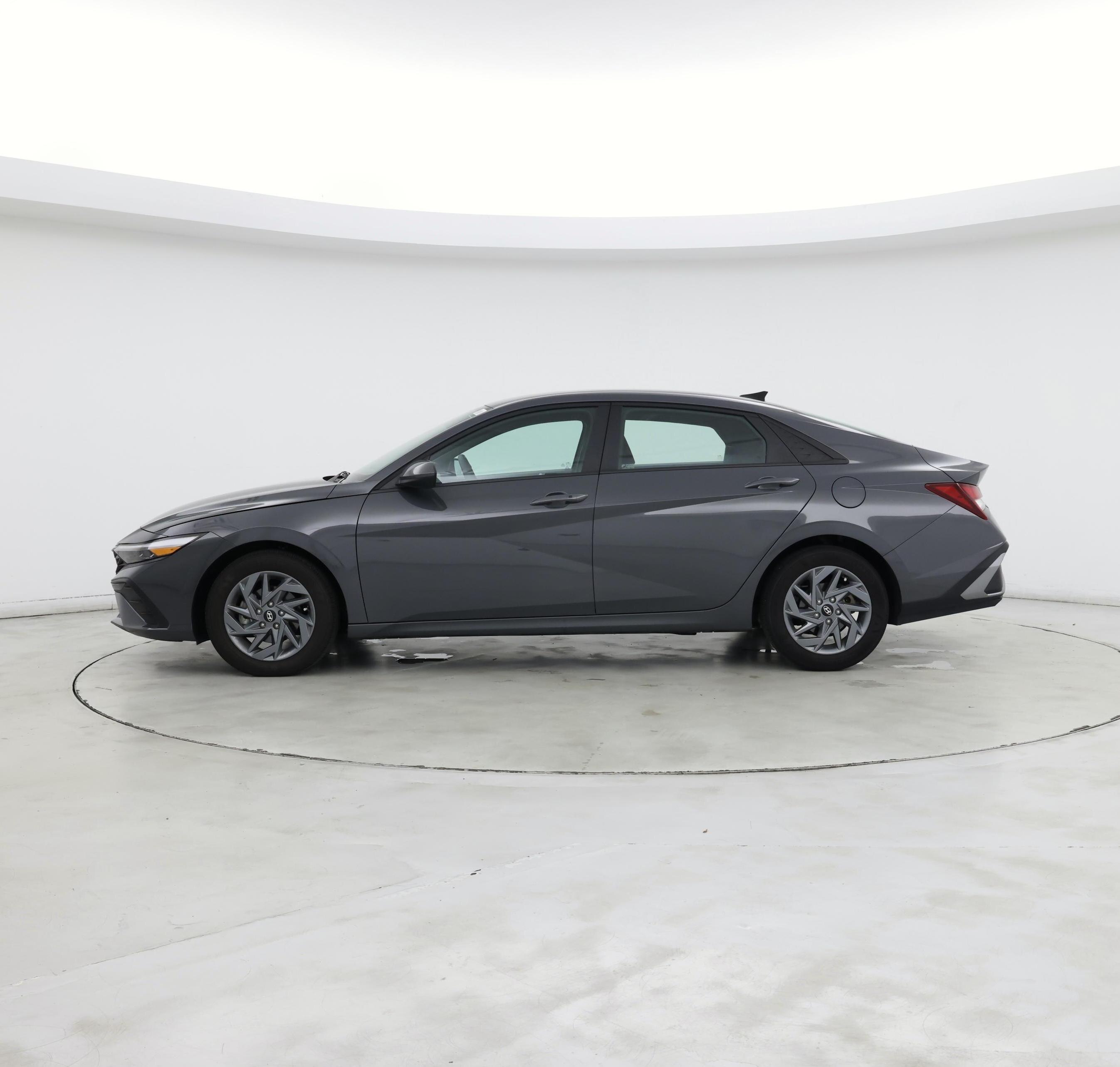 Thumbnail: 2024 Hyundai Elantra - 3