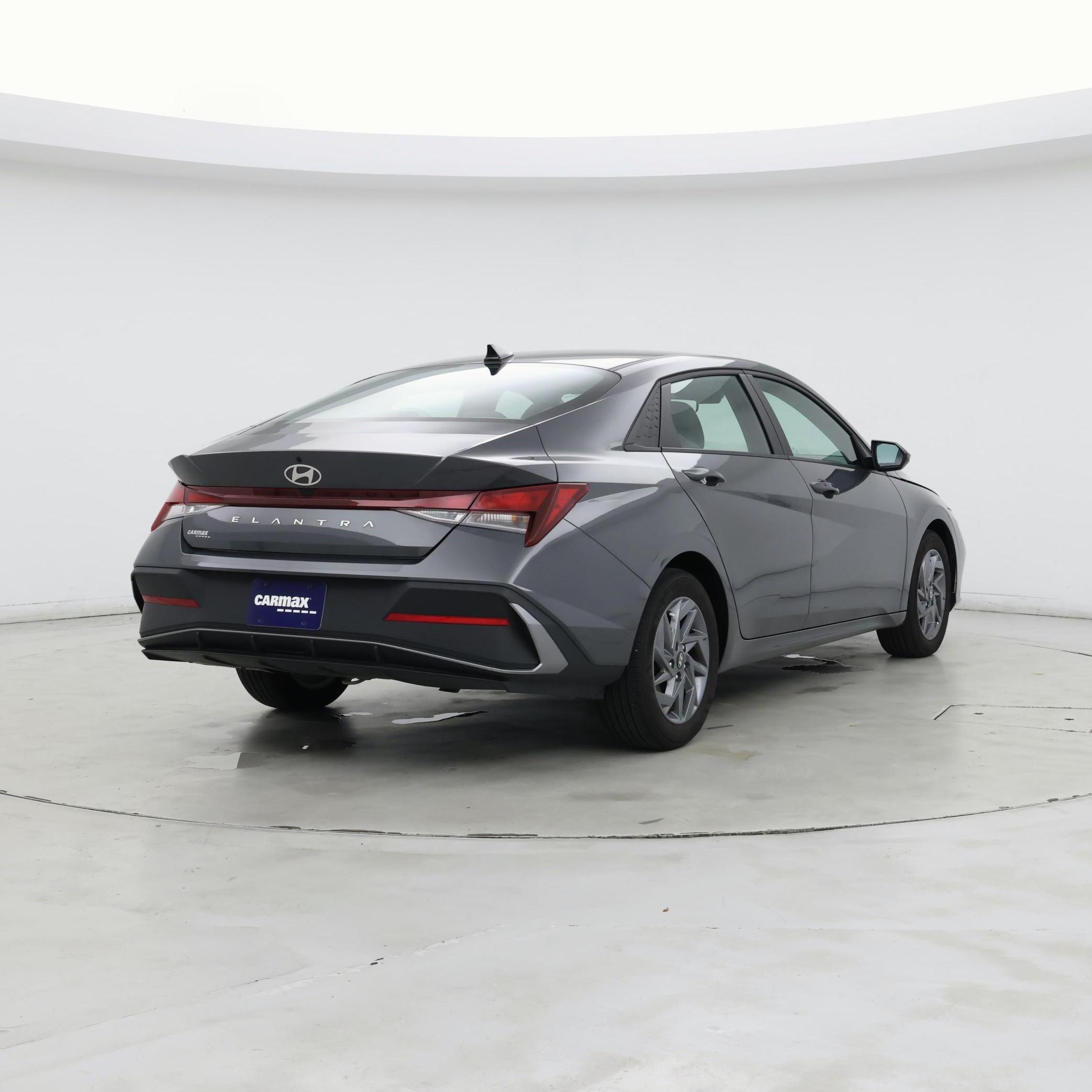 Thumbnail: 2024 Hyundai Elantra - 8