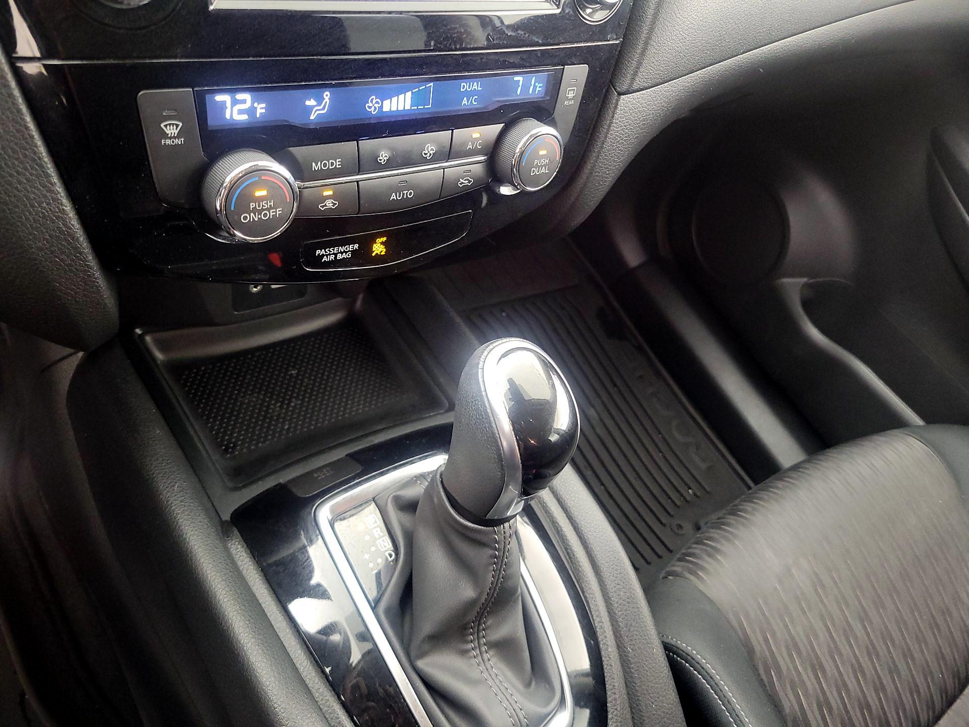 Thumbnail: 2020 Nissan Rogue - 16