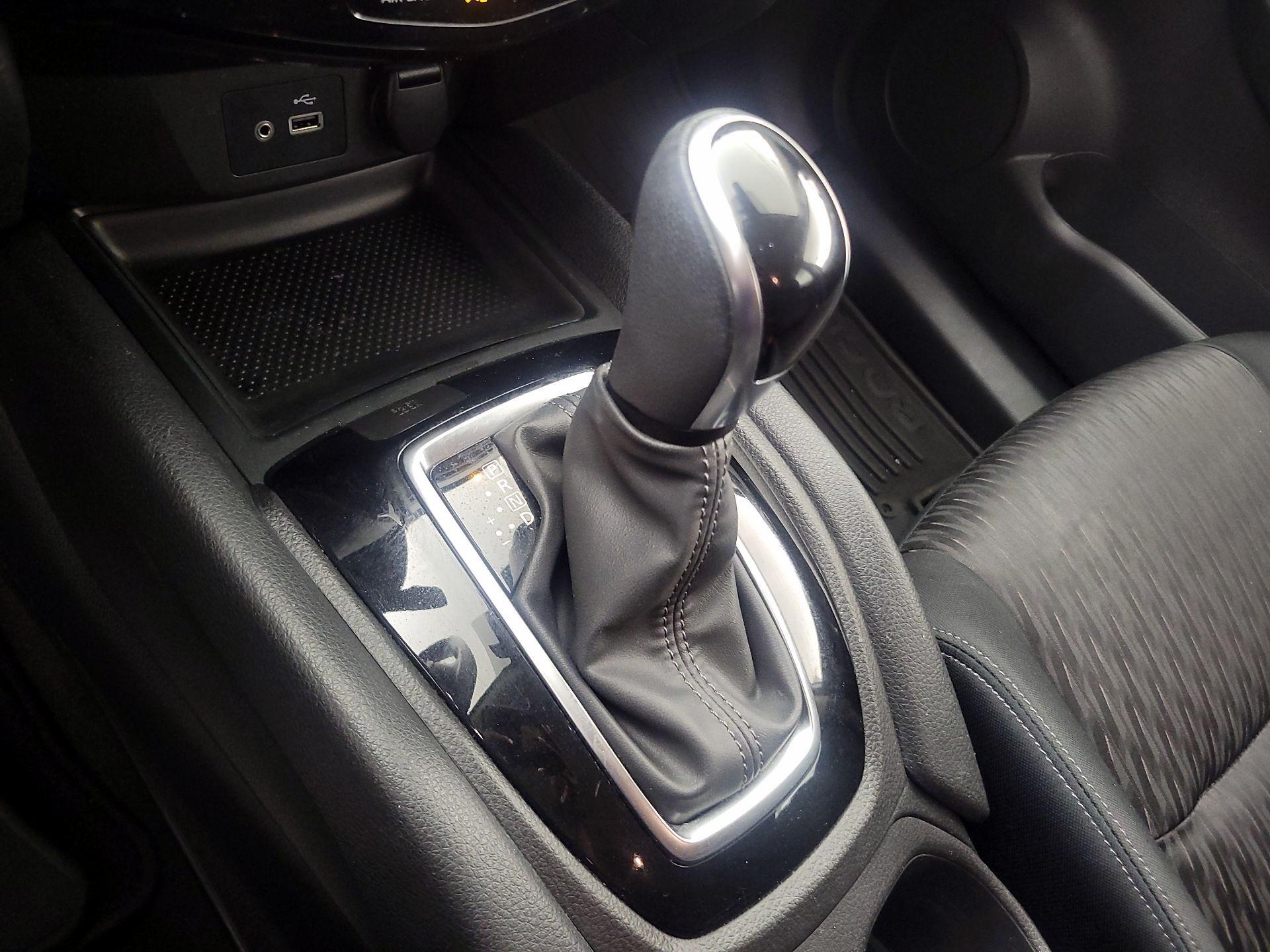 Thumbnail: 2020 Nissan Rogue - 17