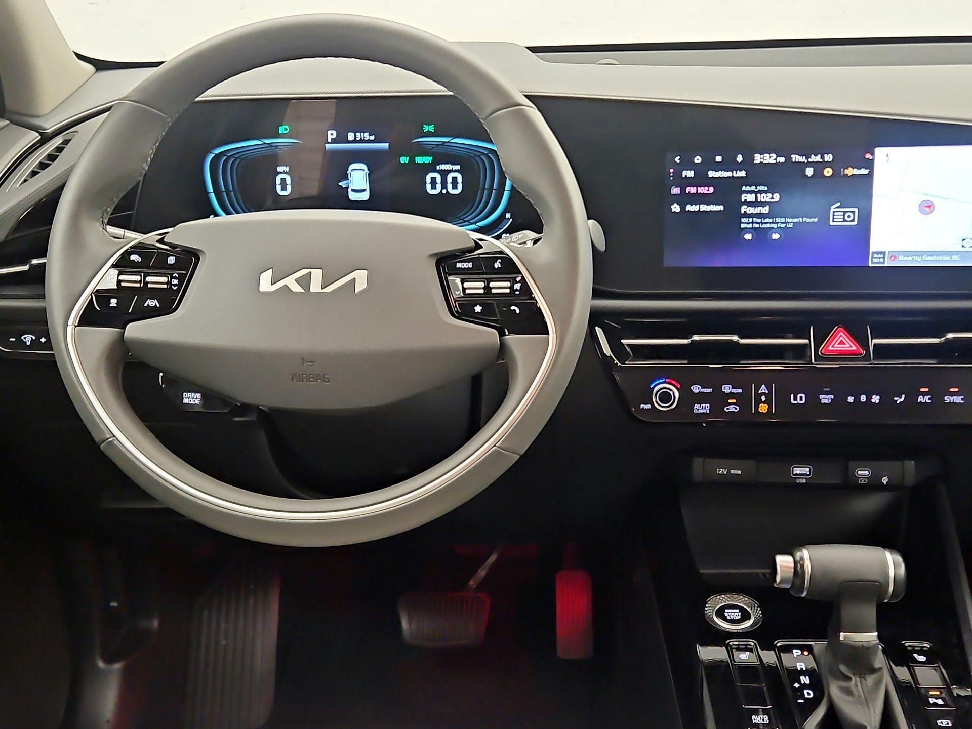 Thumbnail: 2023 Kia Niro - 10