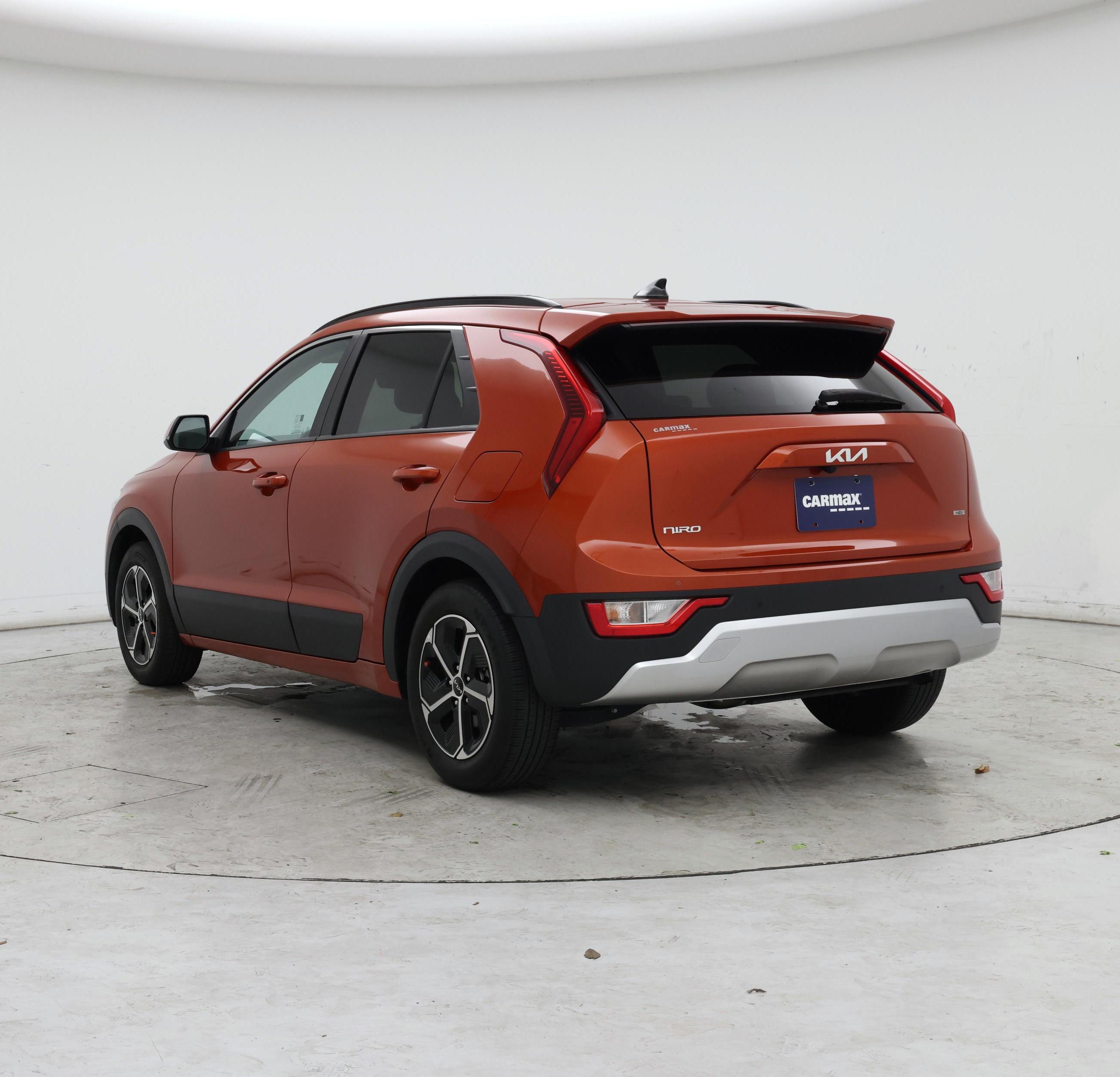 Thumbnail: 2023 Kia Niro - 2