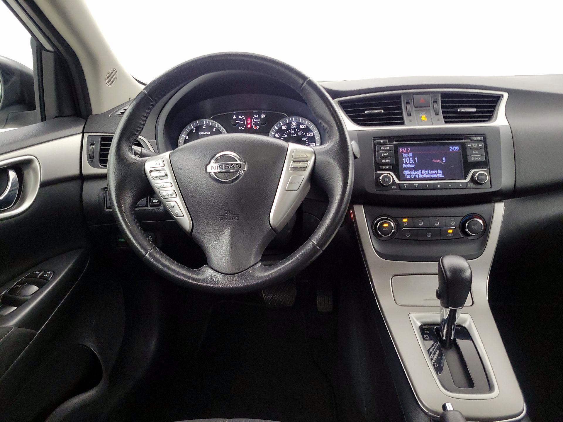 Thumbnail: 2015 Nissan Sentra - 10
