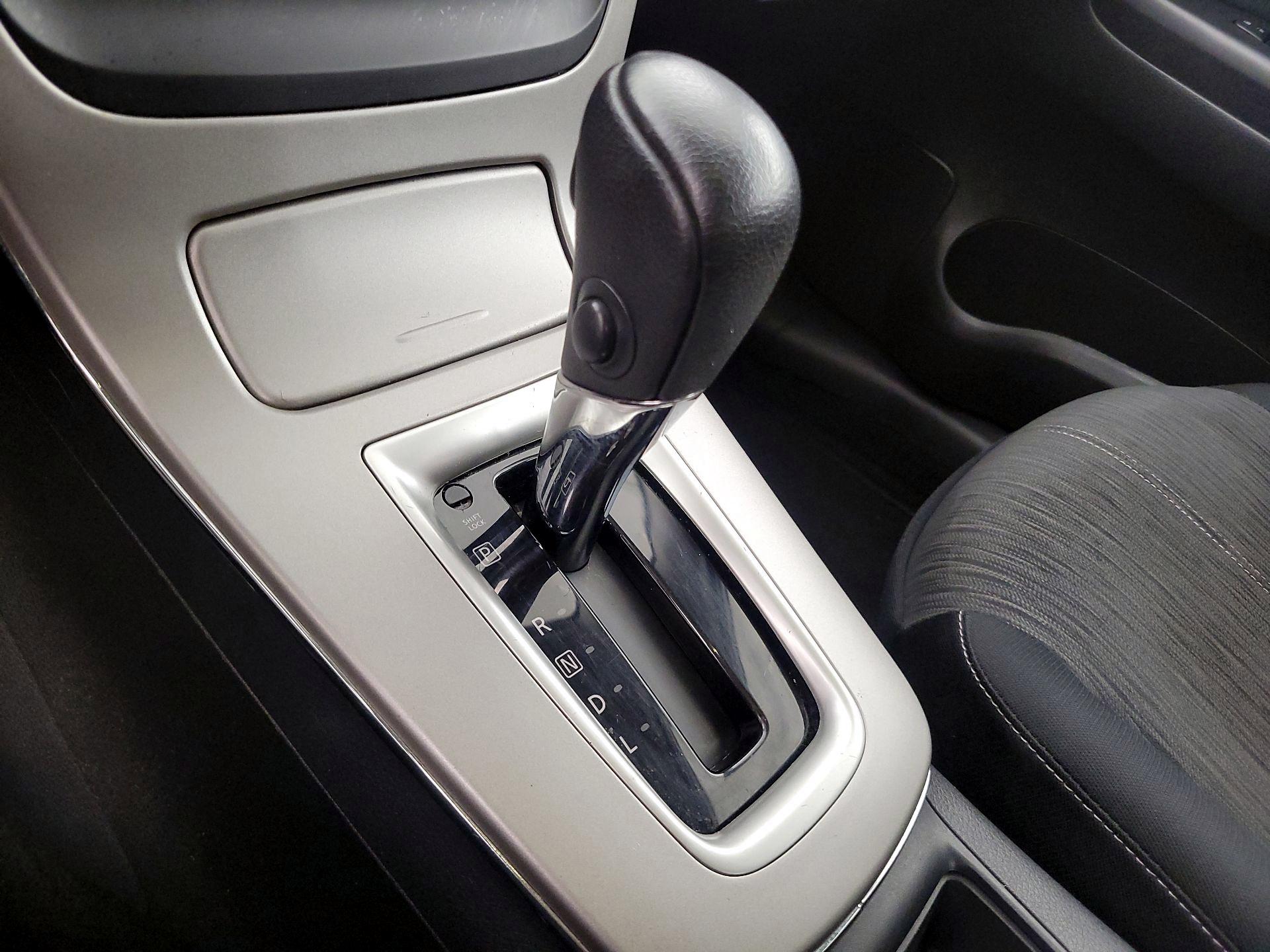 Thumbnail: 2015 Nissan Sentra - 17