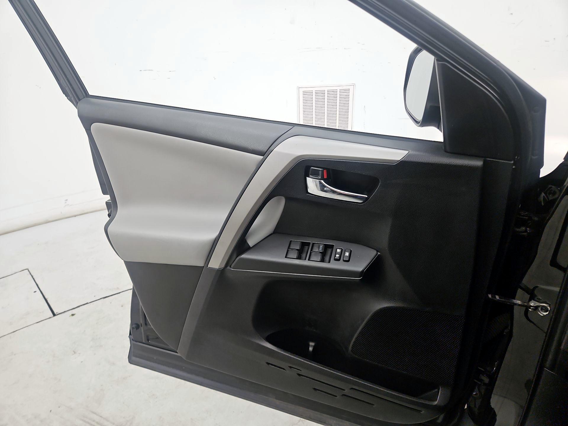 Thumbnail: 2017 Toyota RAV4 - 12