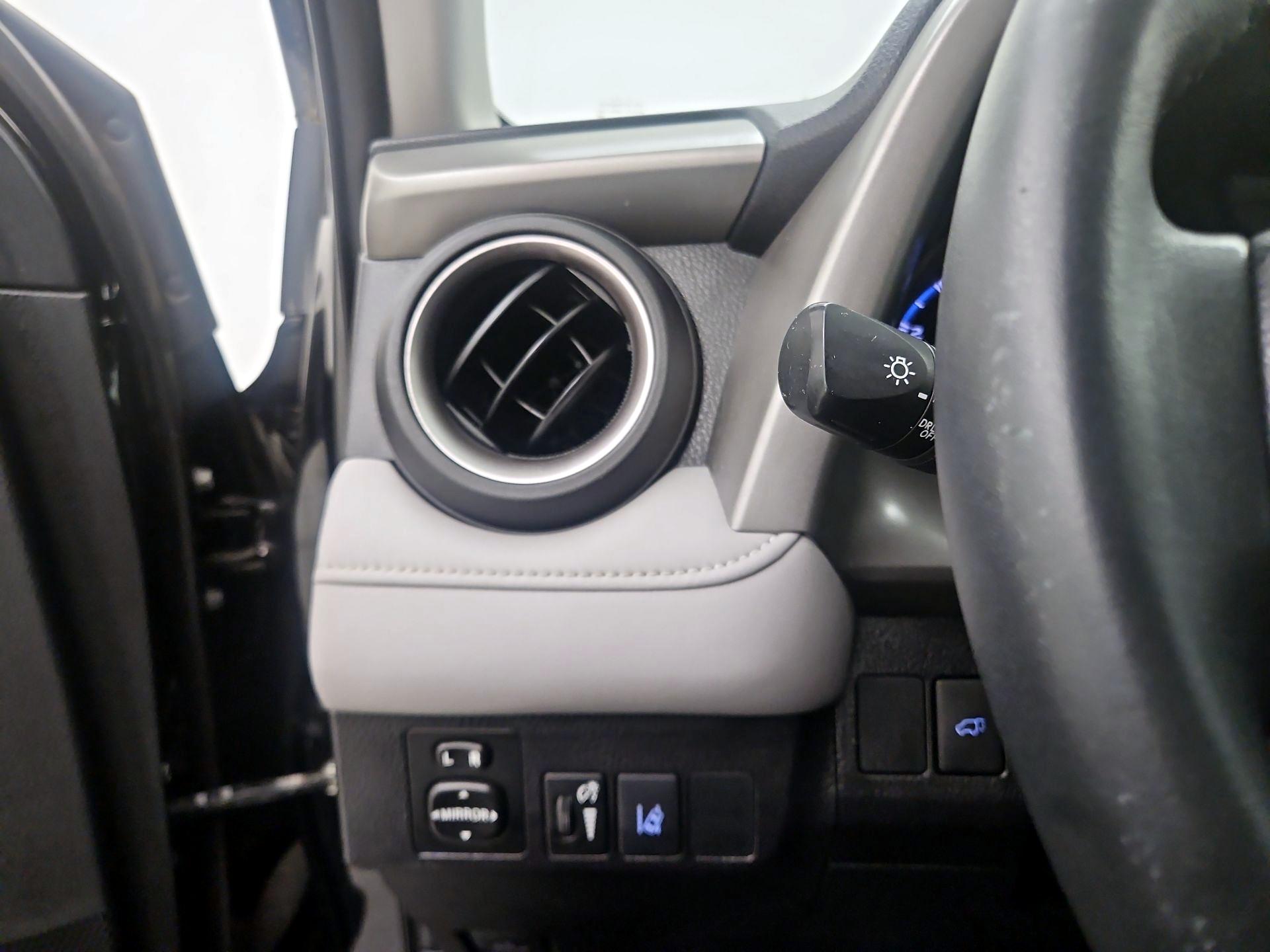 Thumbnail: 2017 Toyota RAV4 - 13