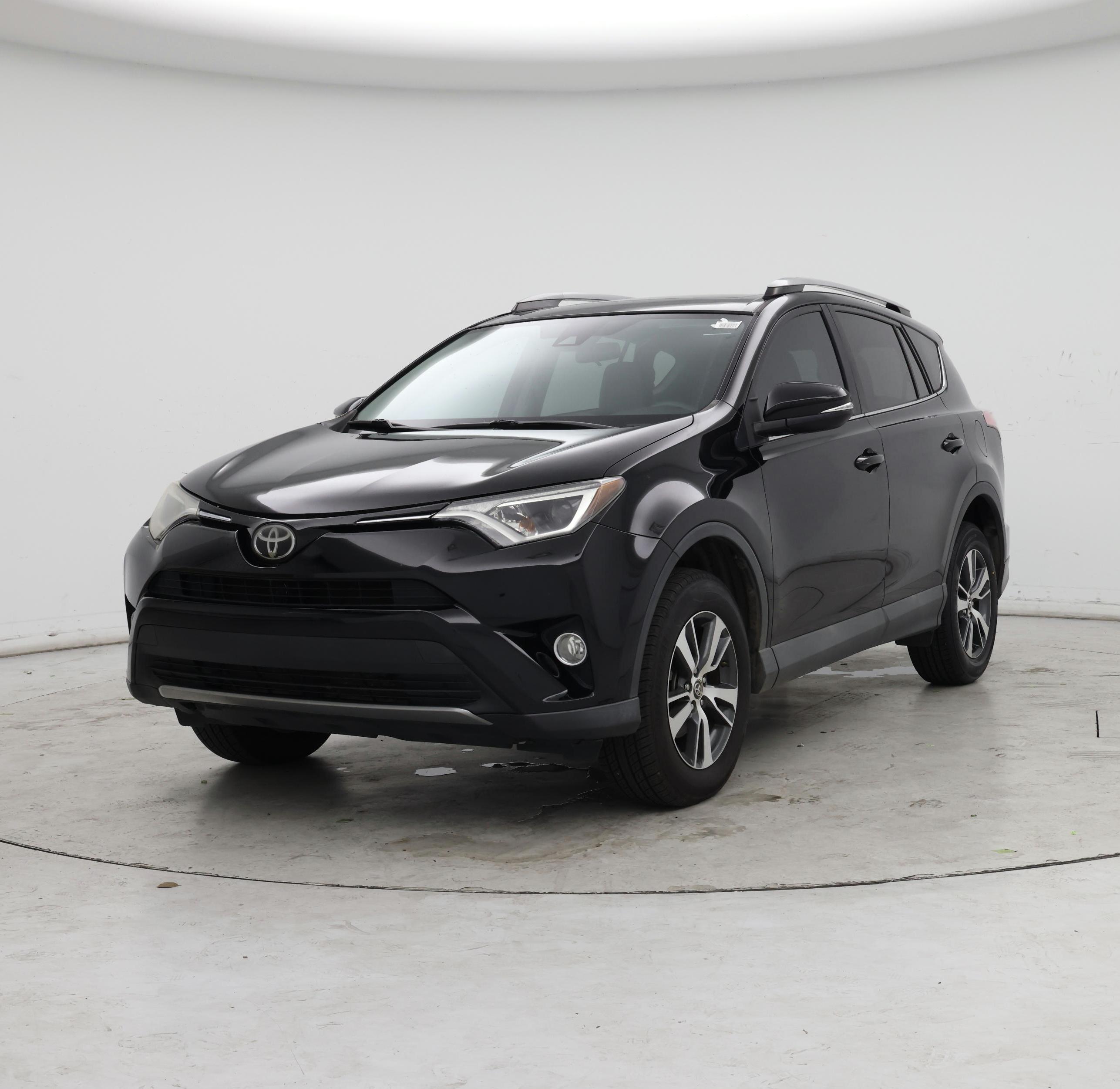 Thumbnail: 2017 Toyota RAV4 - 4