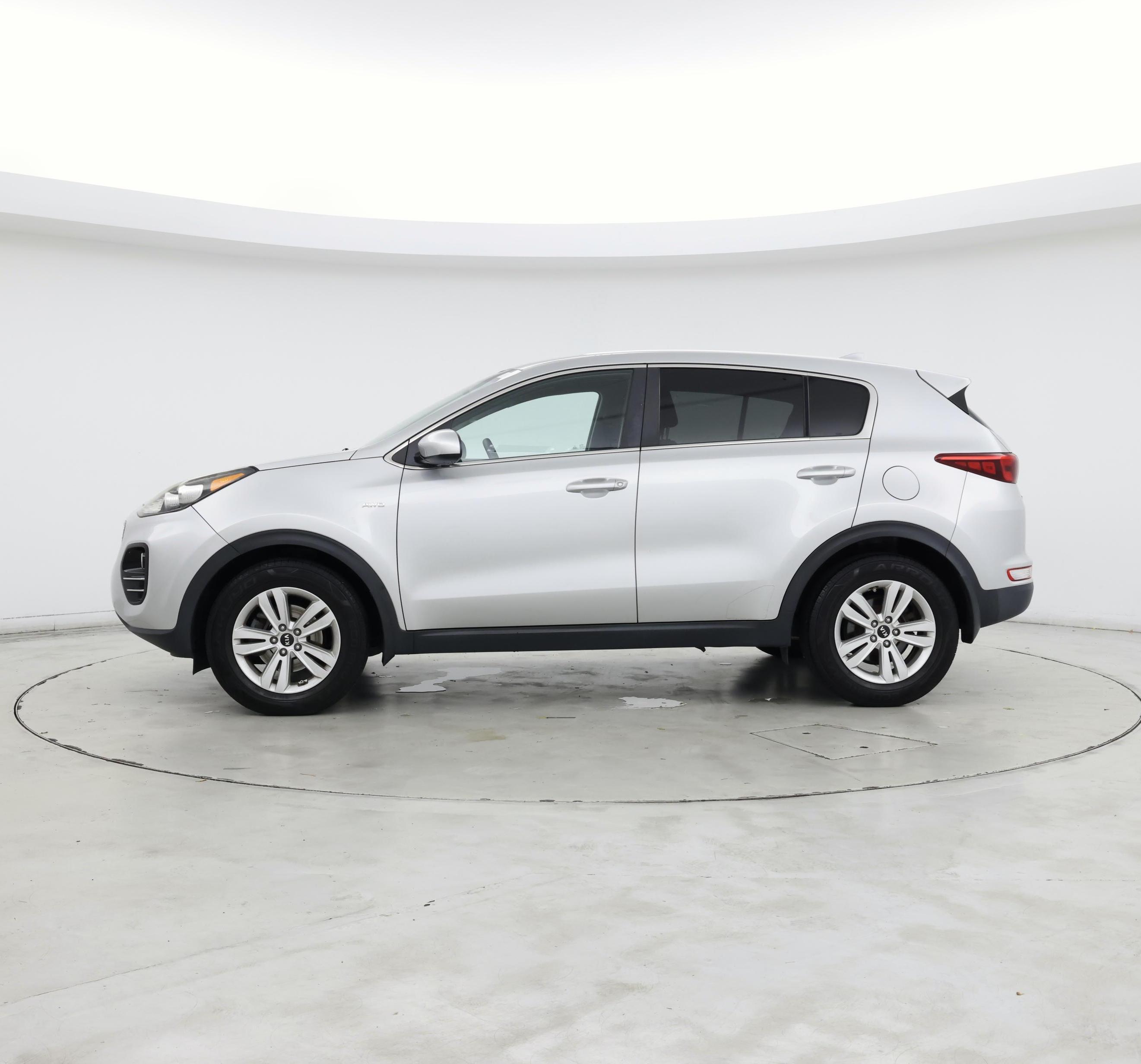 Thumbnail: 2017 Kia Sportage - 3