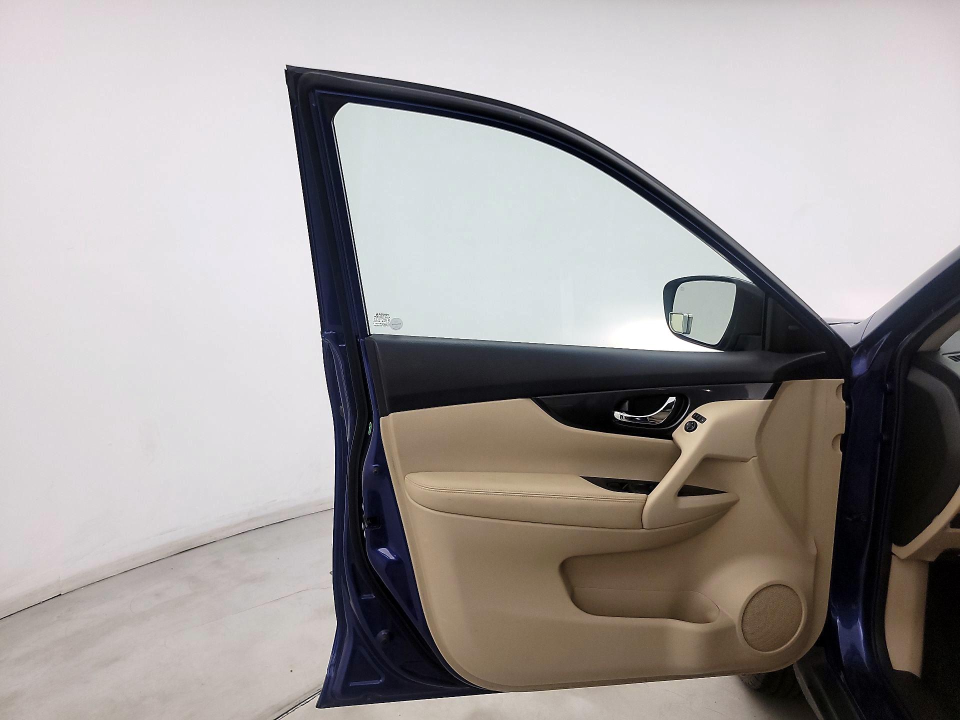 Thumbnail: 2019 Nissan Rogue - 12
