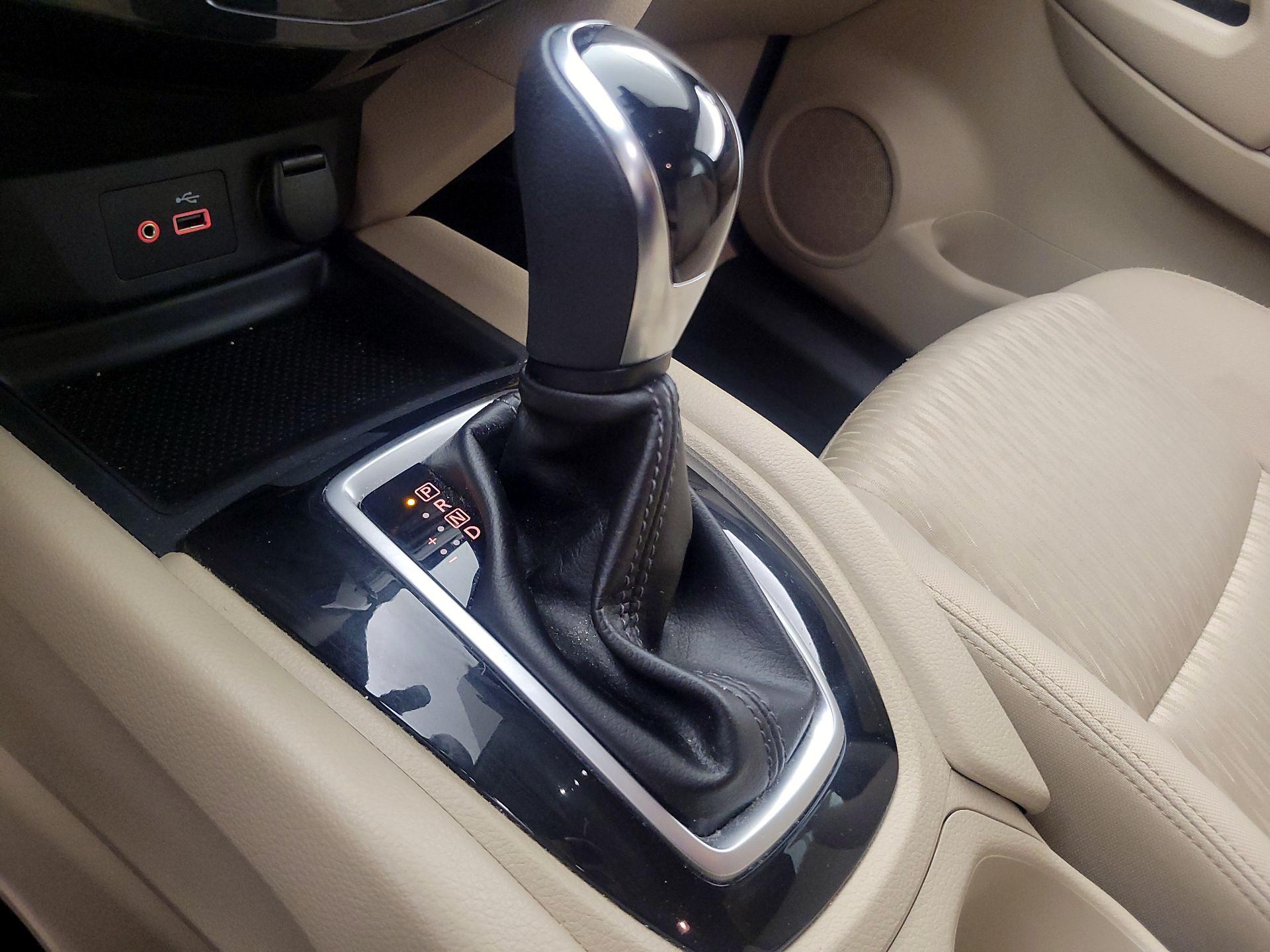 Thumbnail: 2019 Nissan Rogue - 17