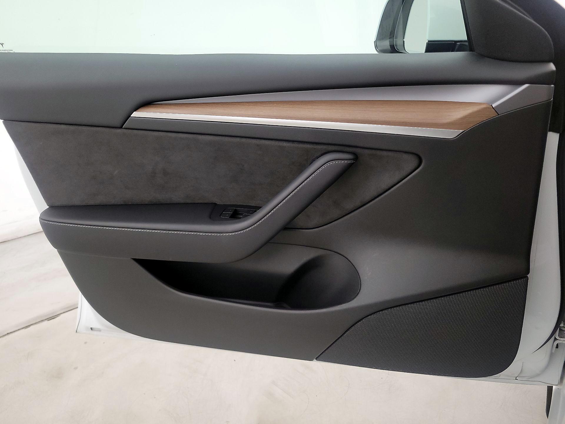 Thumbnail: 2023 Tesla Model 3 - 12