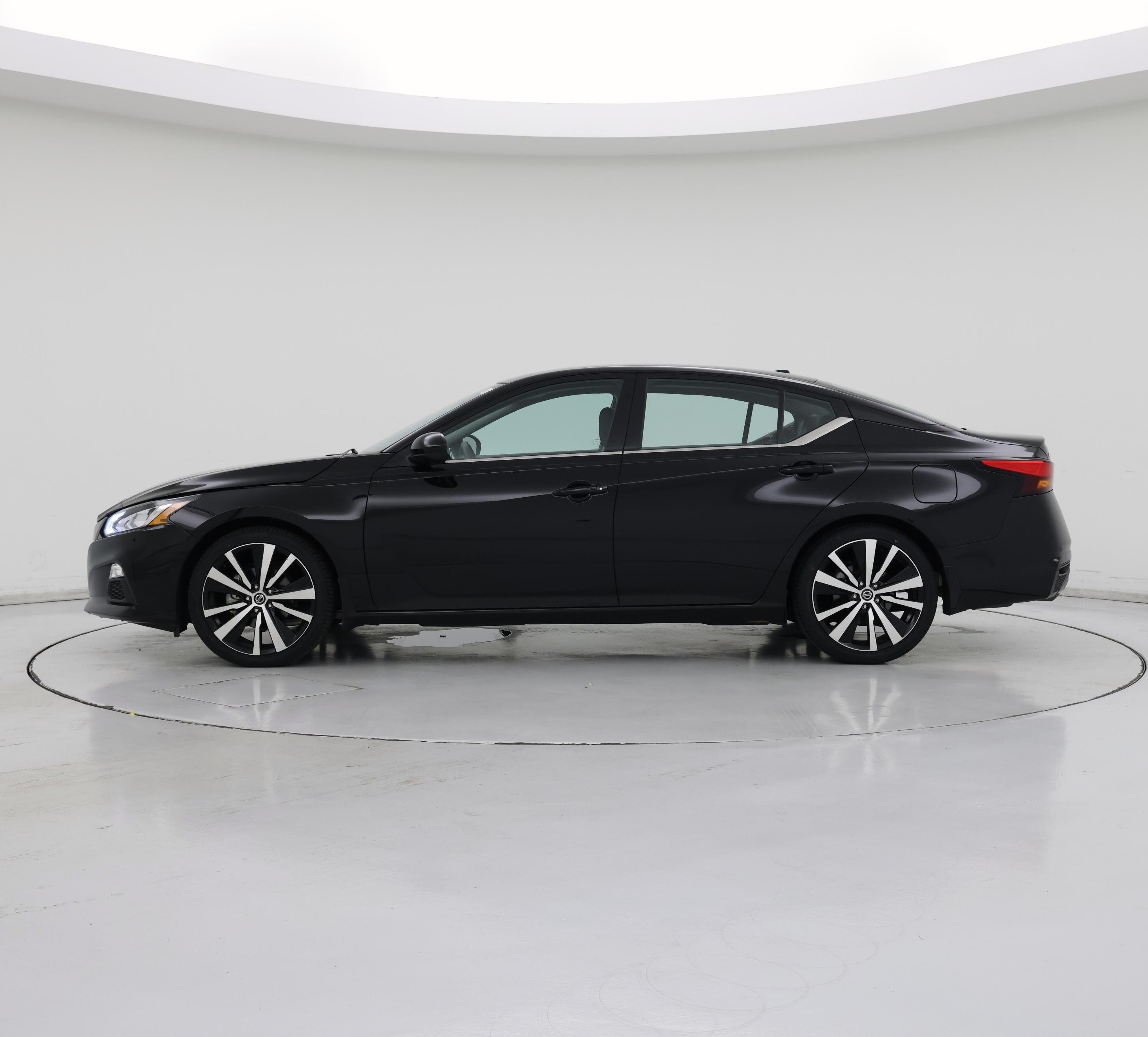Thumbnail: 2021 Nissan Altima - 3