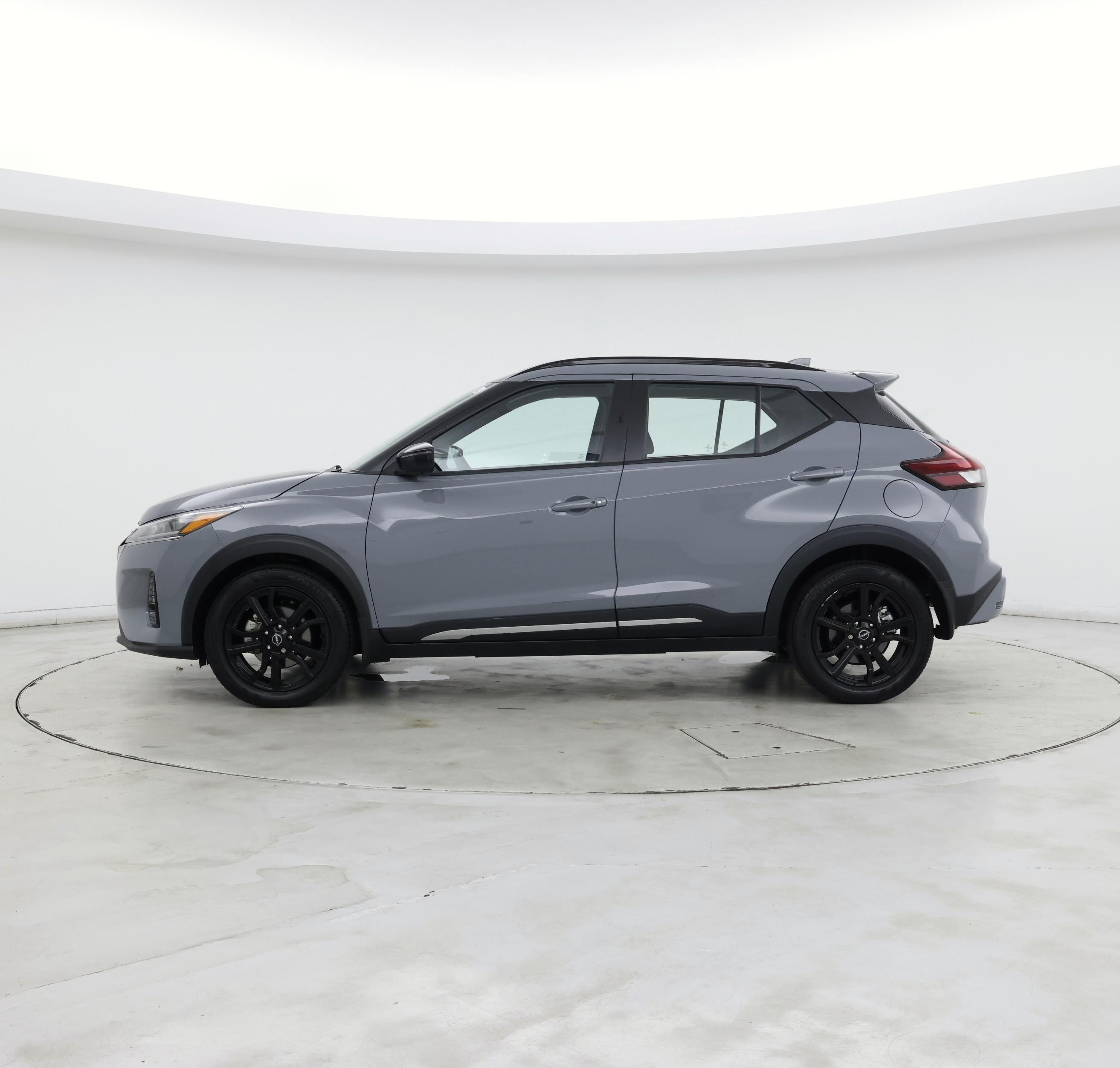 Thumbnail: 2023 Nissan Kicks - 3