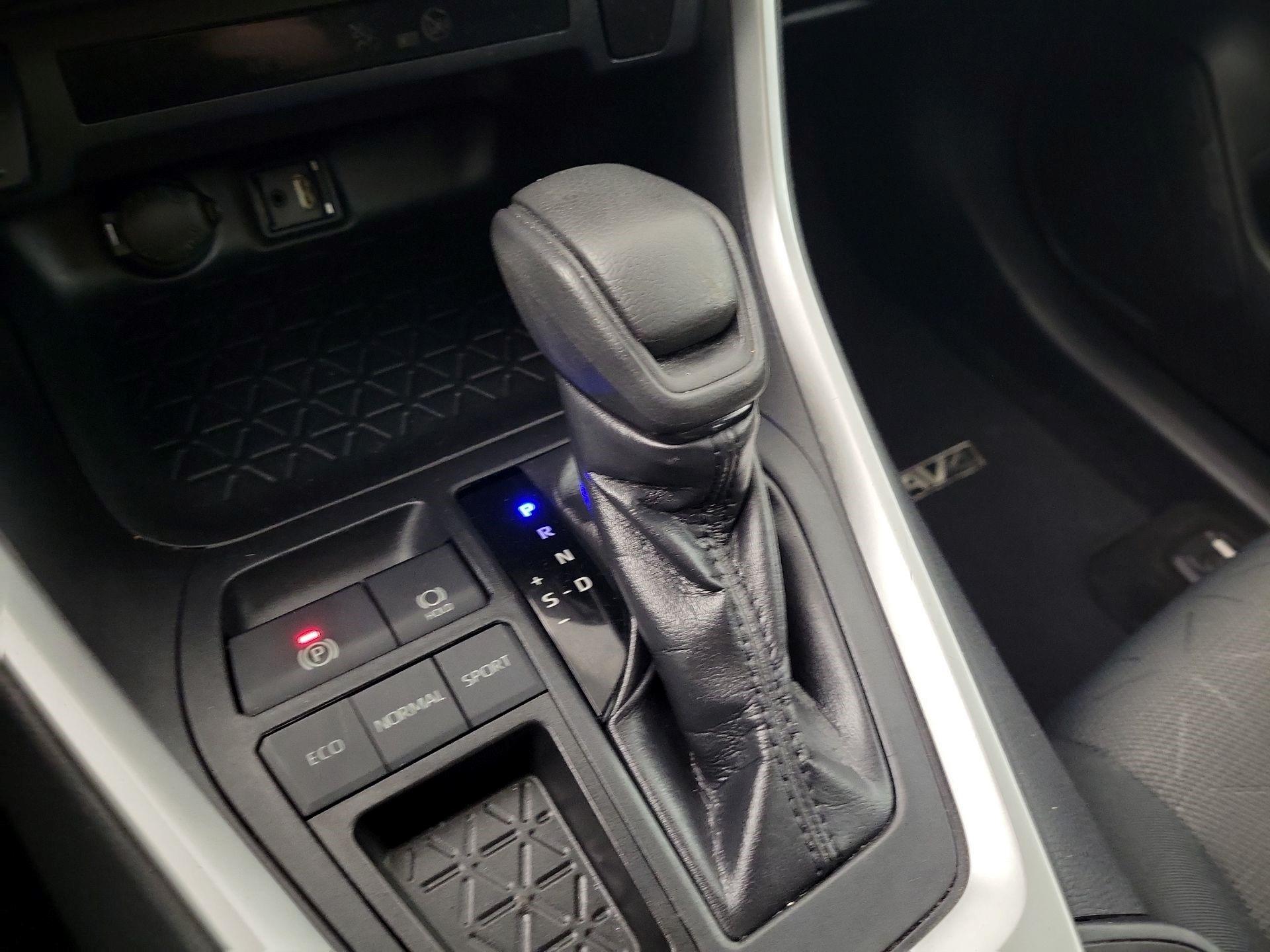 Thumbnail: 2019 Toyota RAV4 - 15