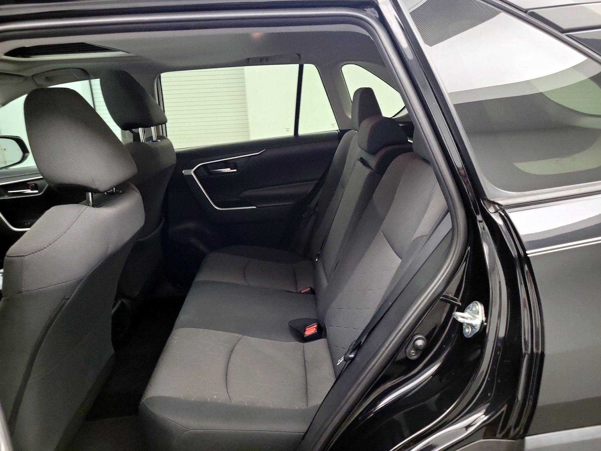 Thumbnail: 2019 Toyota RAV4 - 18