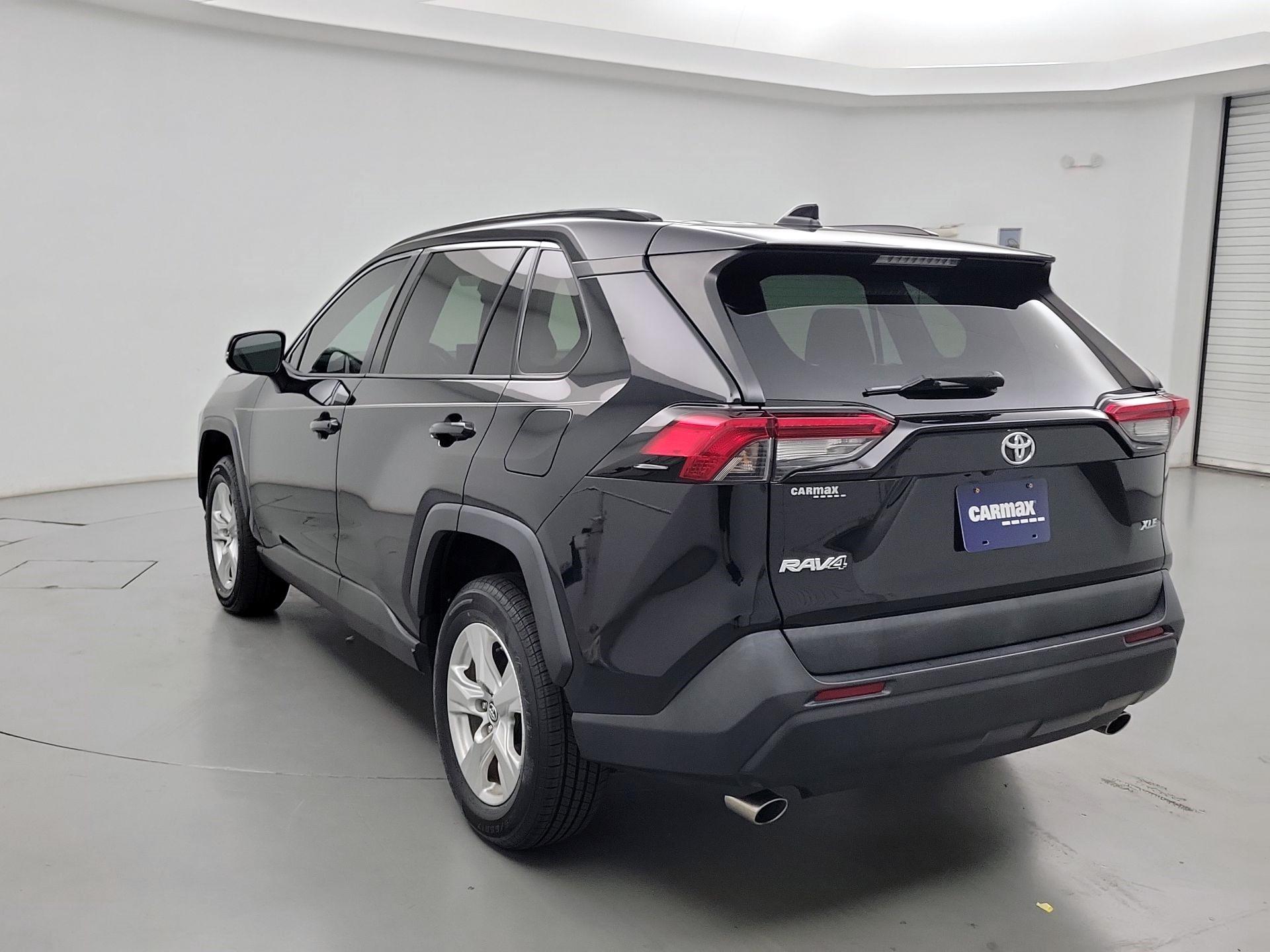 Thumbnail: 2019 Toyota RAV4 - 7