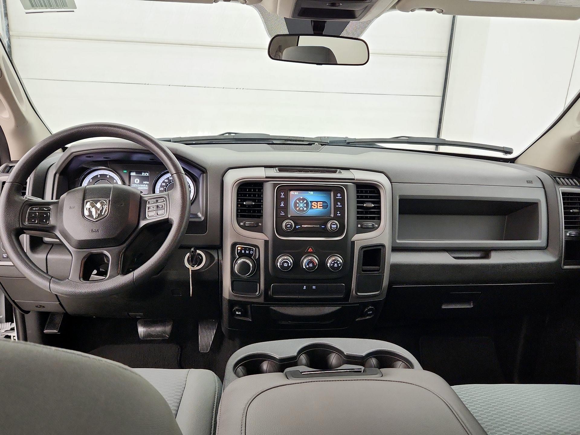 Thumbnail: 2019 RAM 1500 Classic - 9