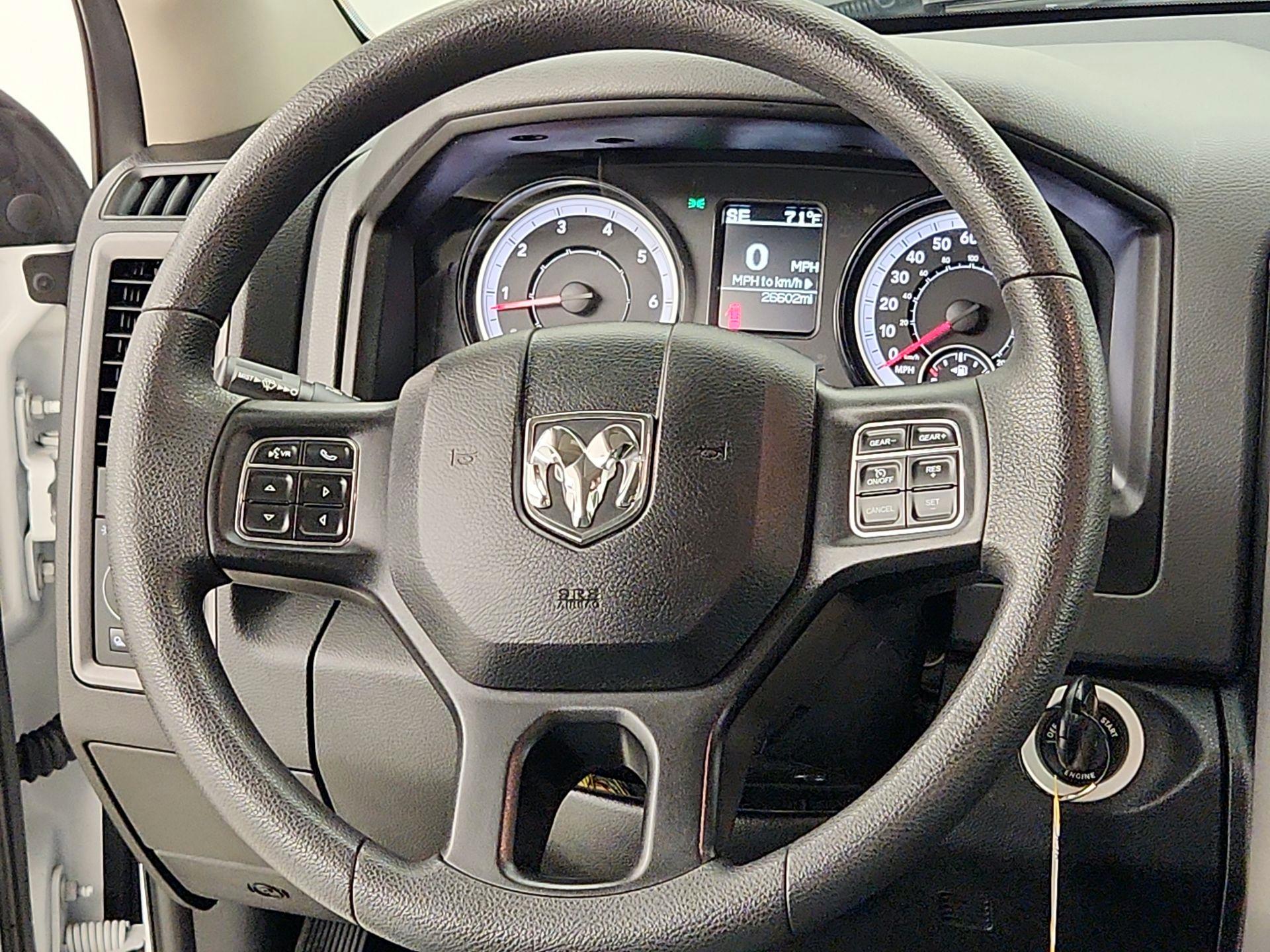 Thumbnail: 2019 RAM 1500 Classic - 10