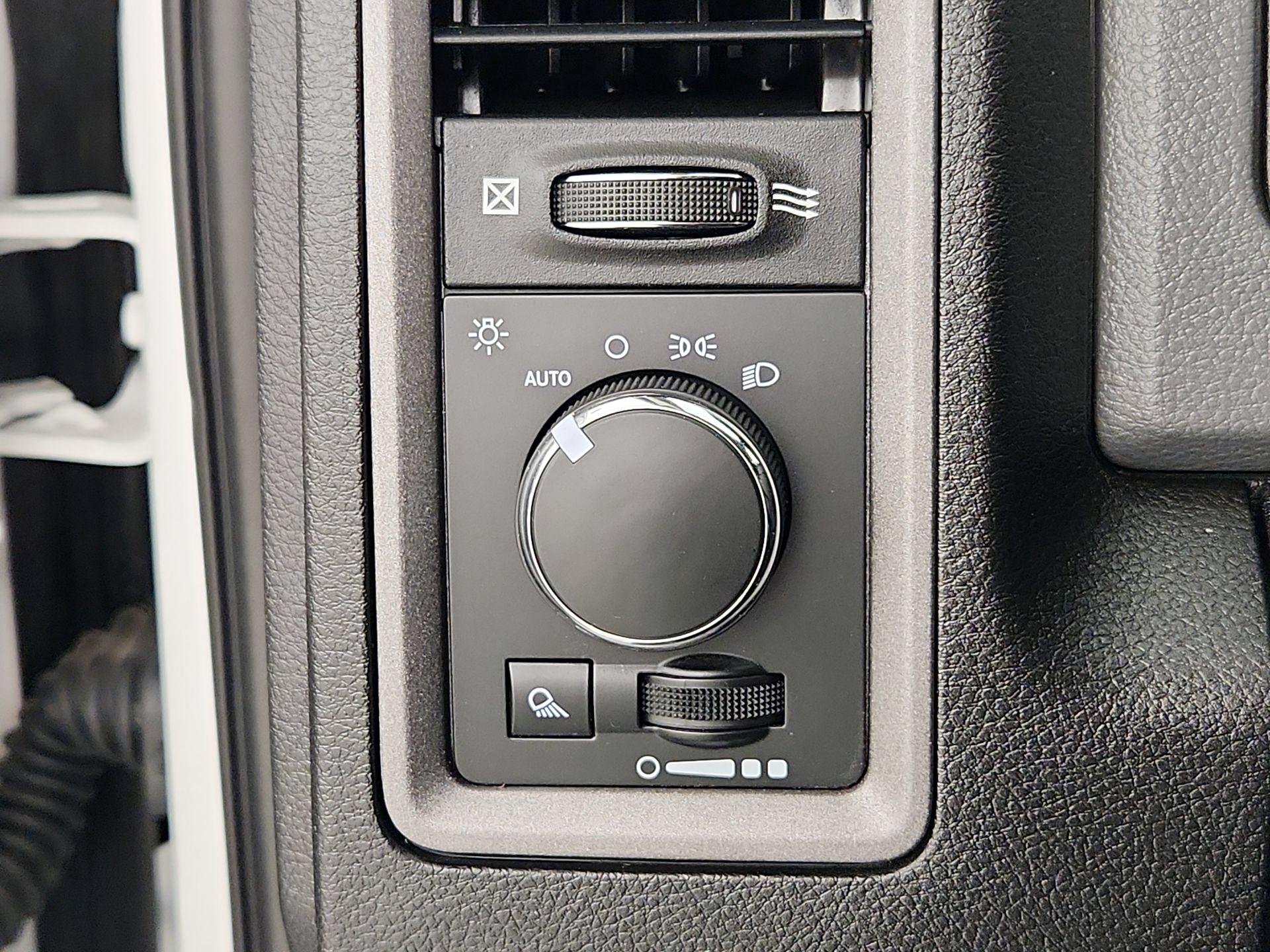 Thumbnail: 2019 RAM 1500 Classic - 13
