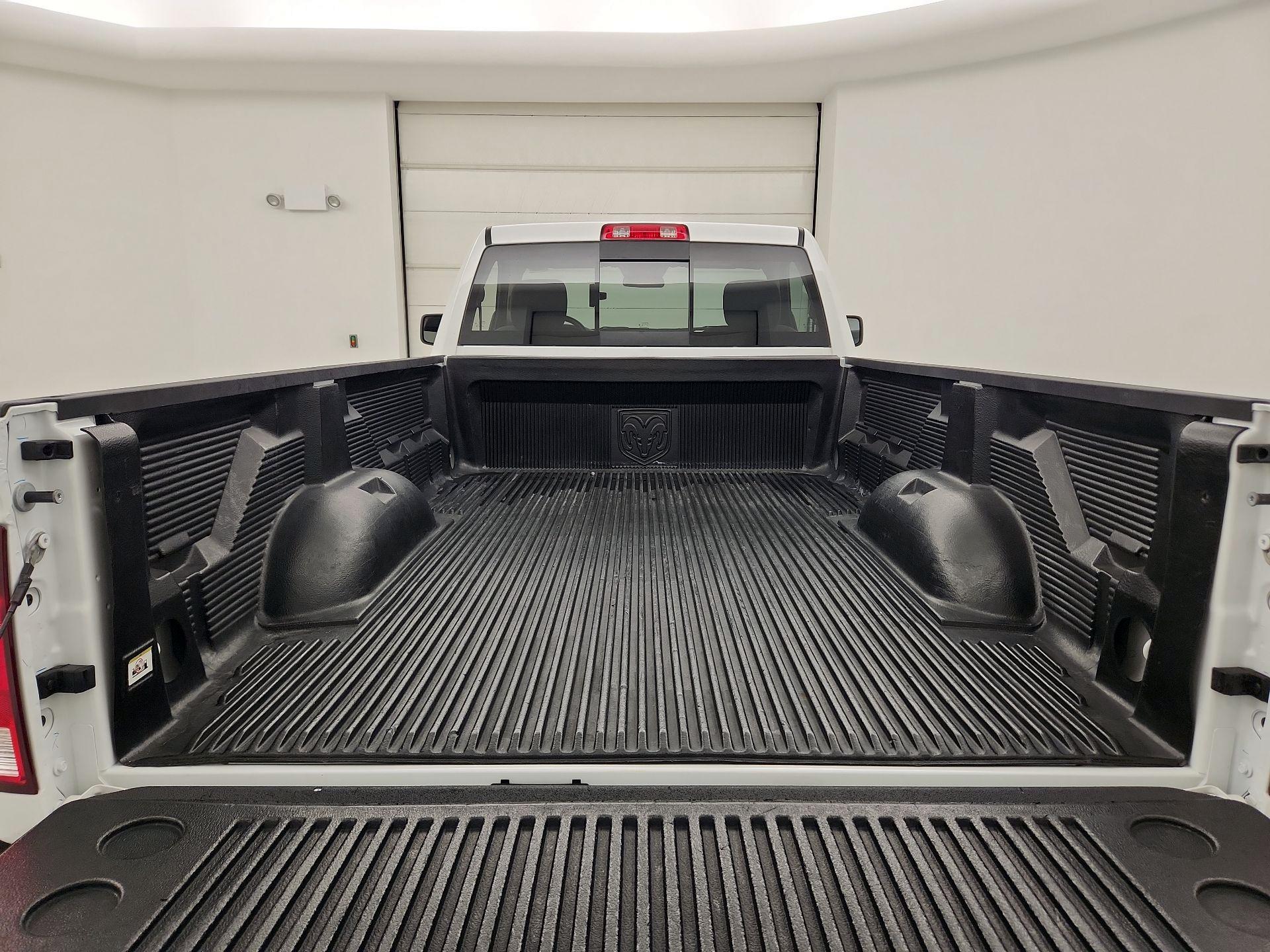 Thumbnail: 2019 RAM 1500 Classic - 20