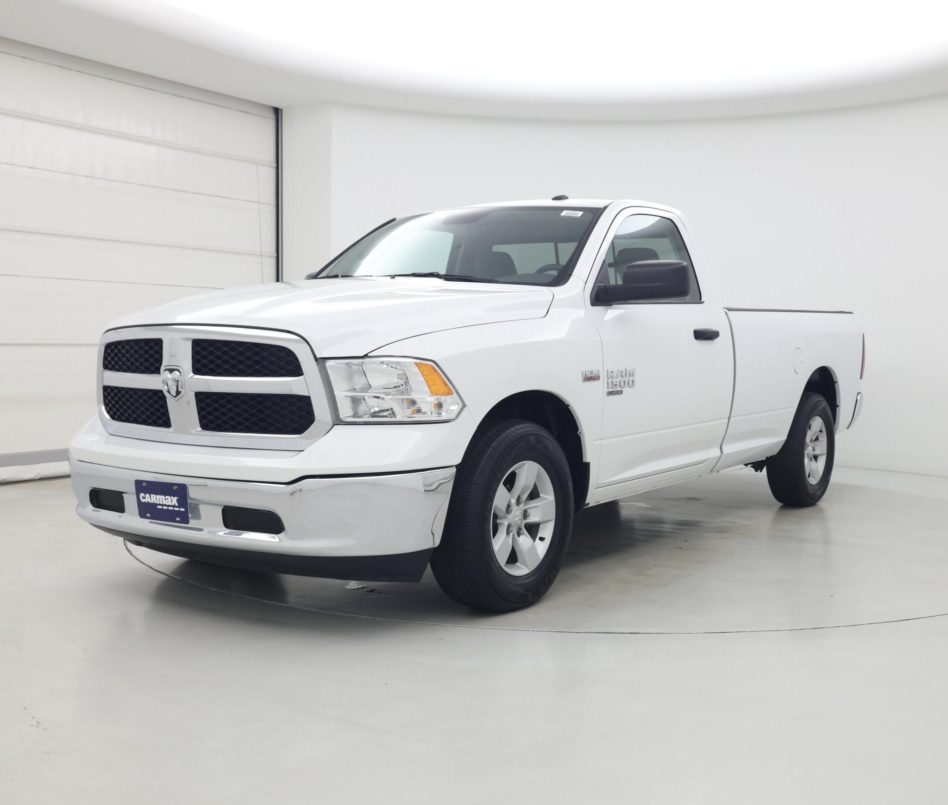 Thumbnail: 2019 RAM 1500 Classic - 4