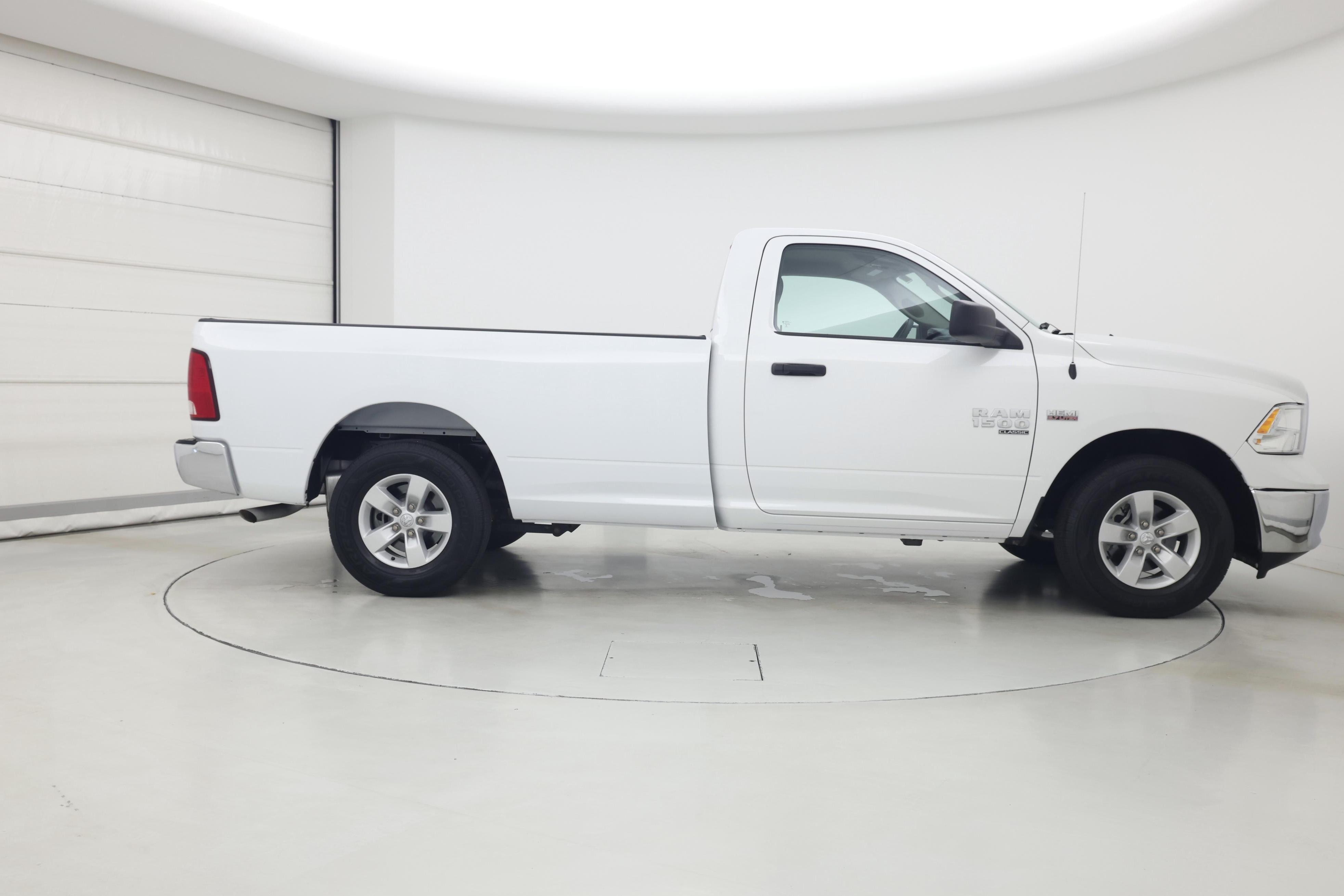 Thumbnail: 2019 RAM 1500 Classic - 7